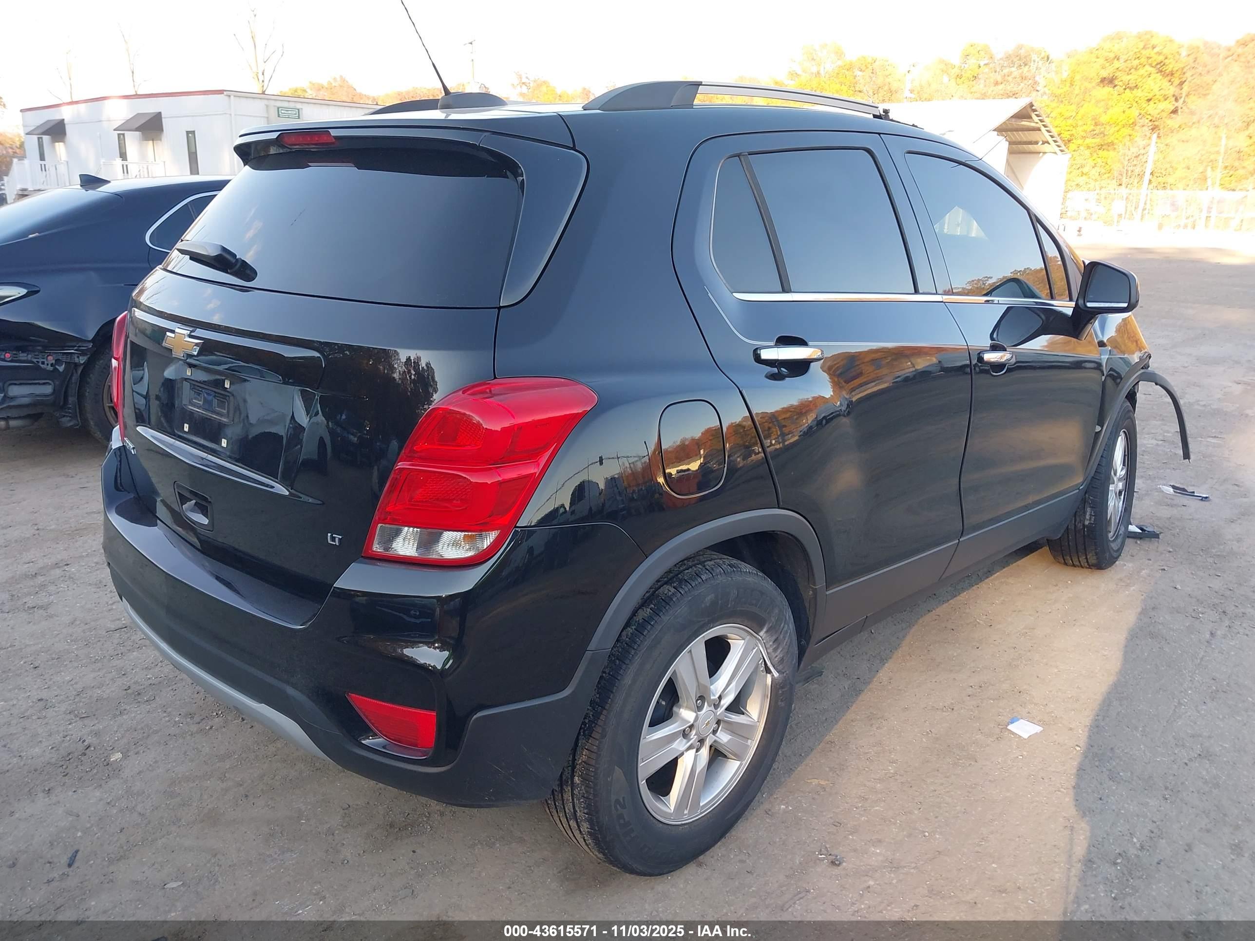 CHEVROLET TRAX image 4