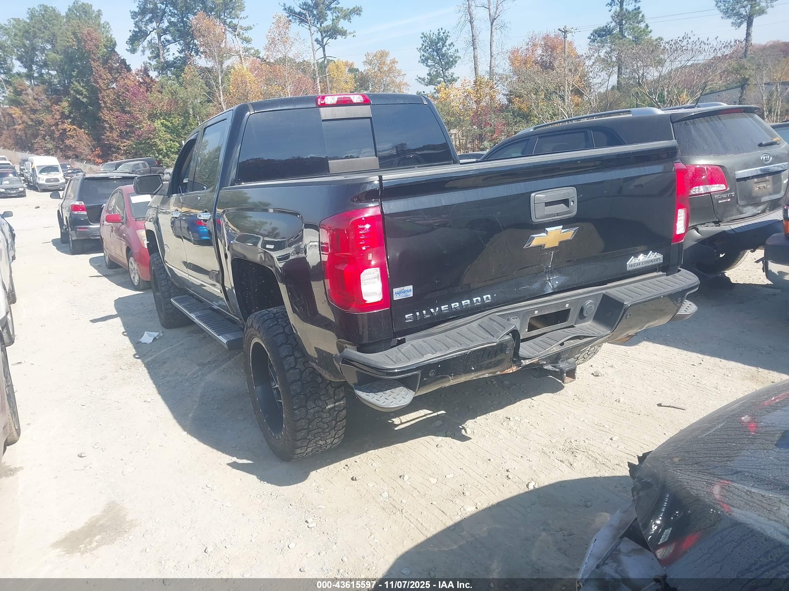CHEVROLET SILVERADO image 3