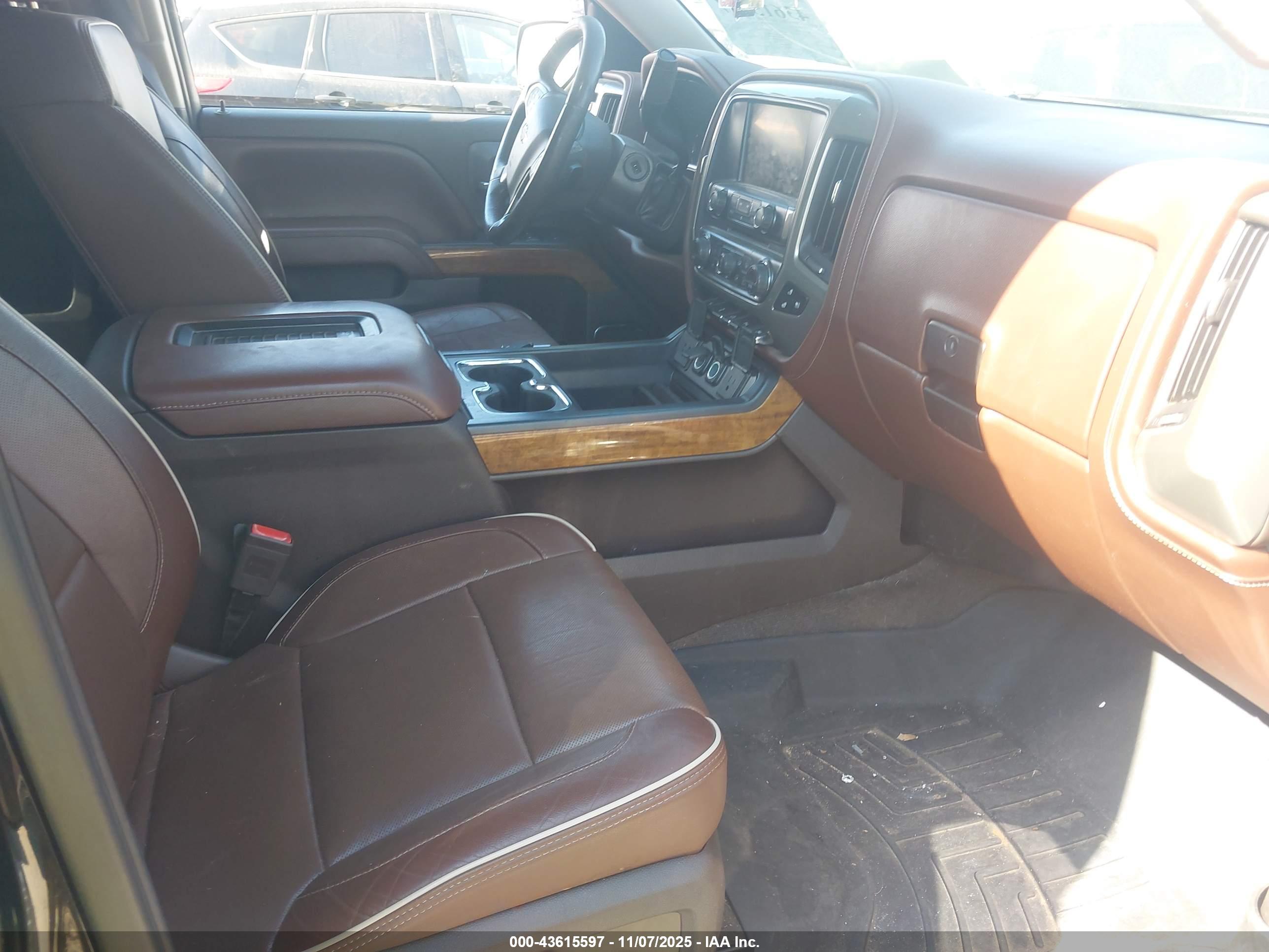 CHEVROLET SILVERADO image 5