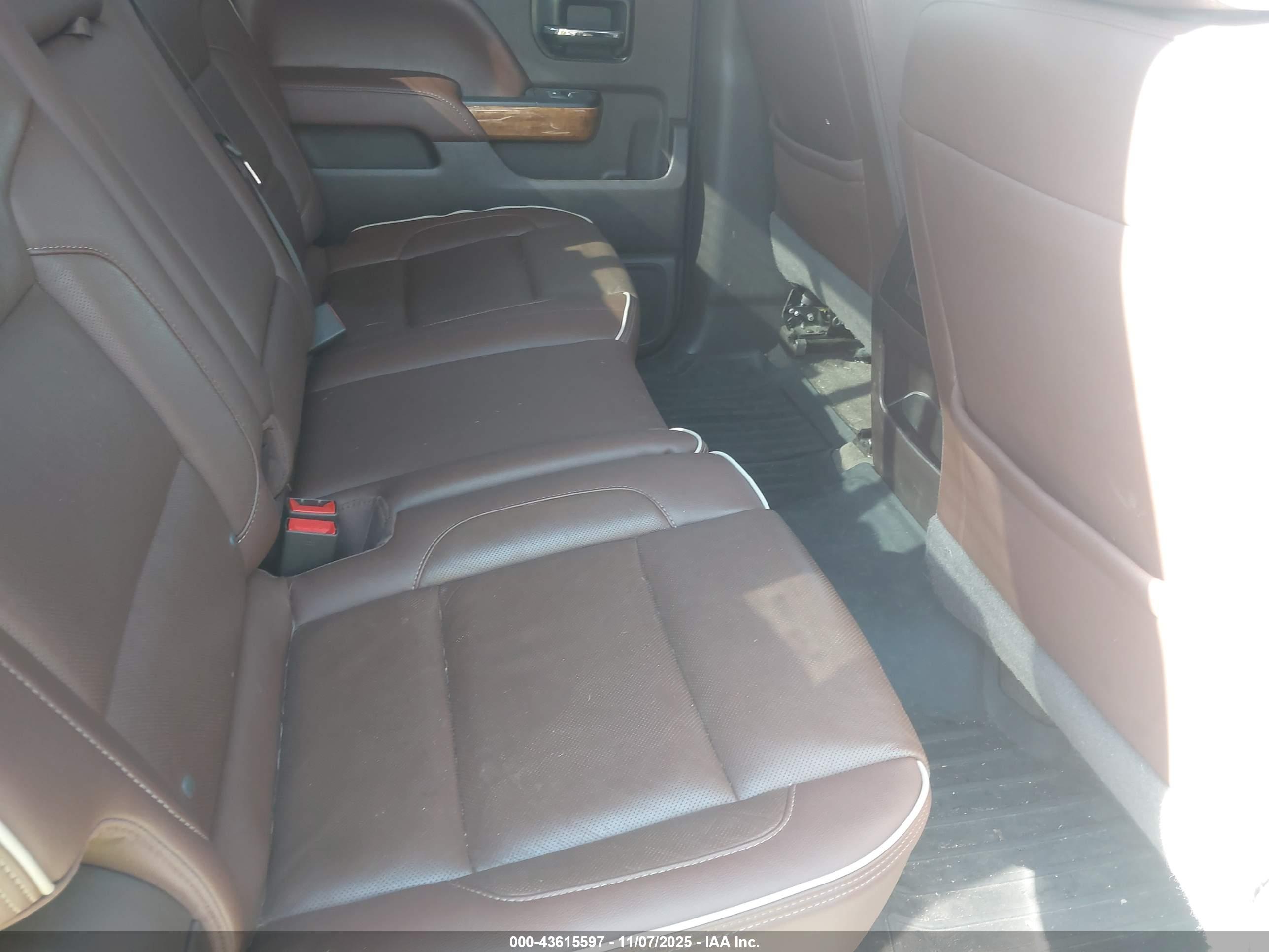CHEVROLET SILVERADO image 8