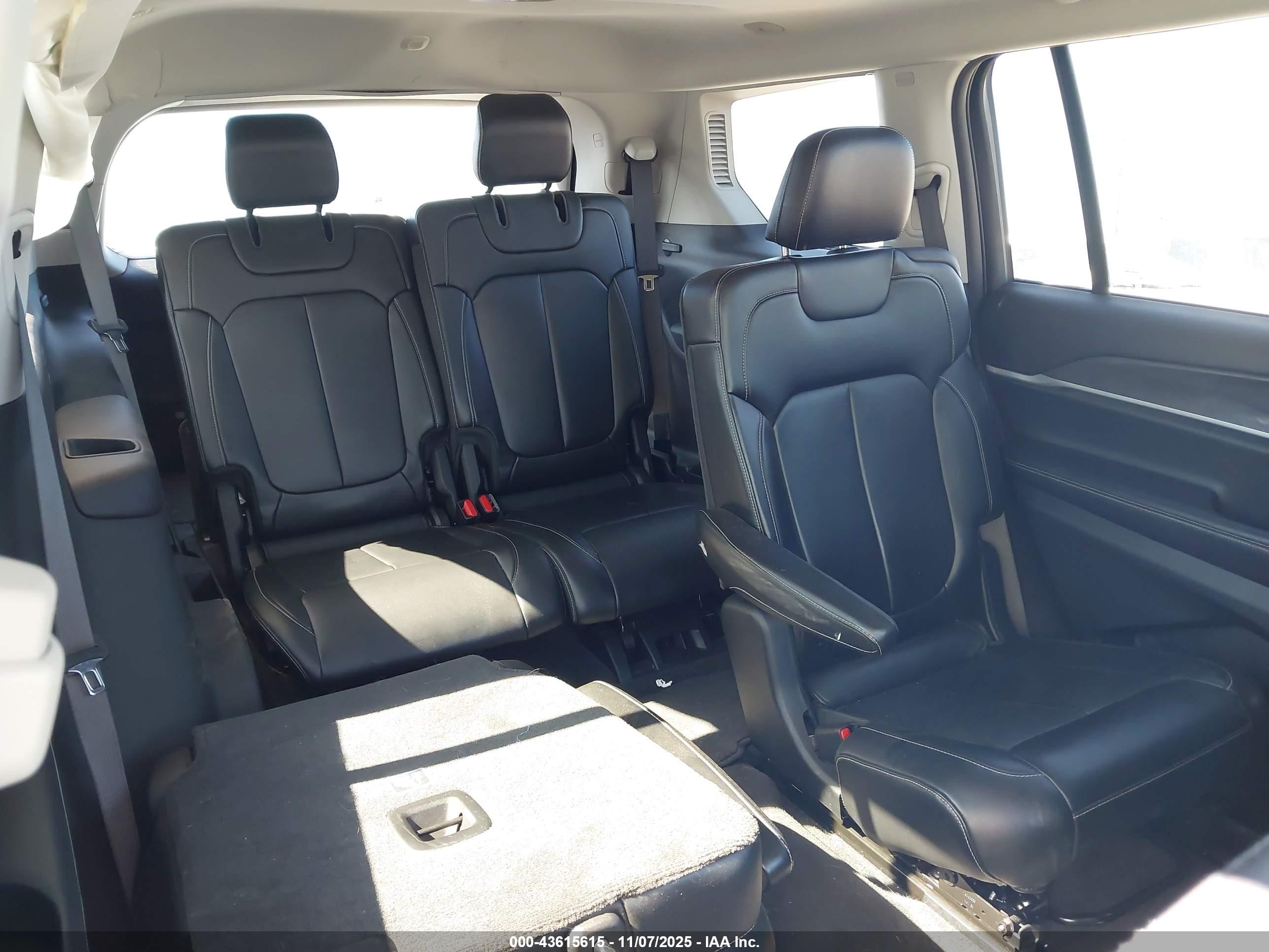 JEEP GRAND image 8