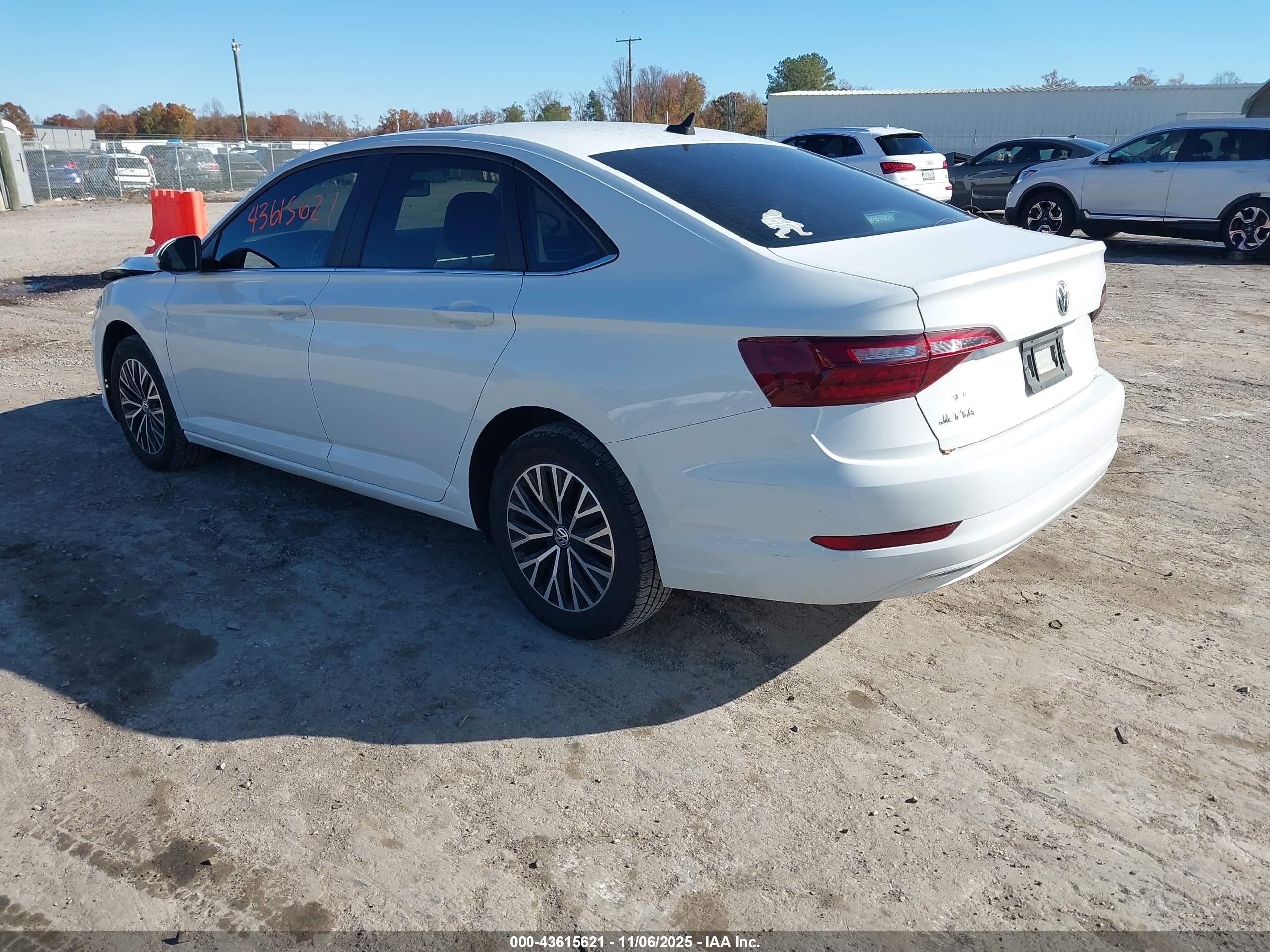 VOLKSWAGEN JETTA image 3