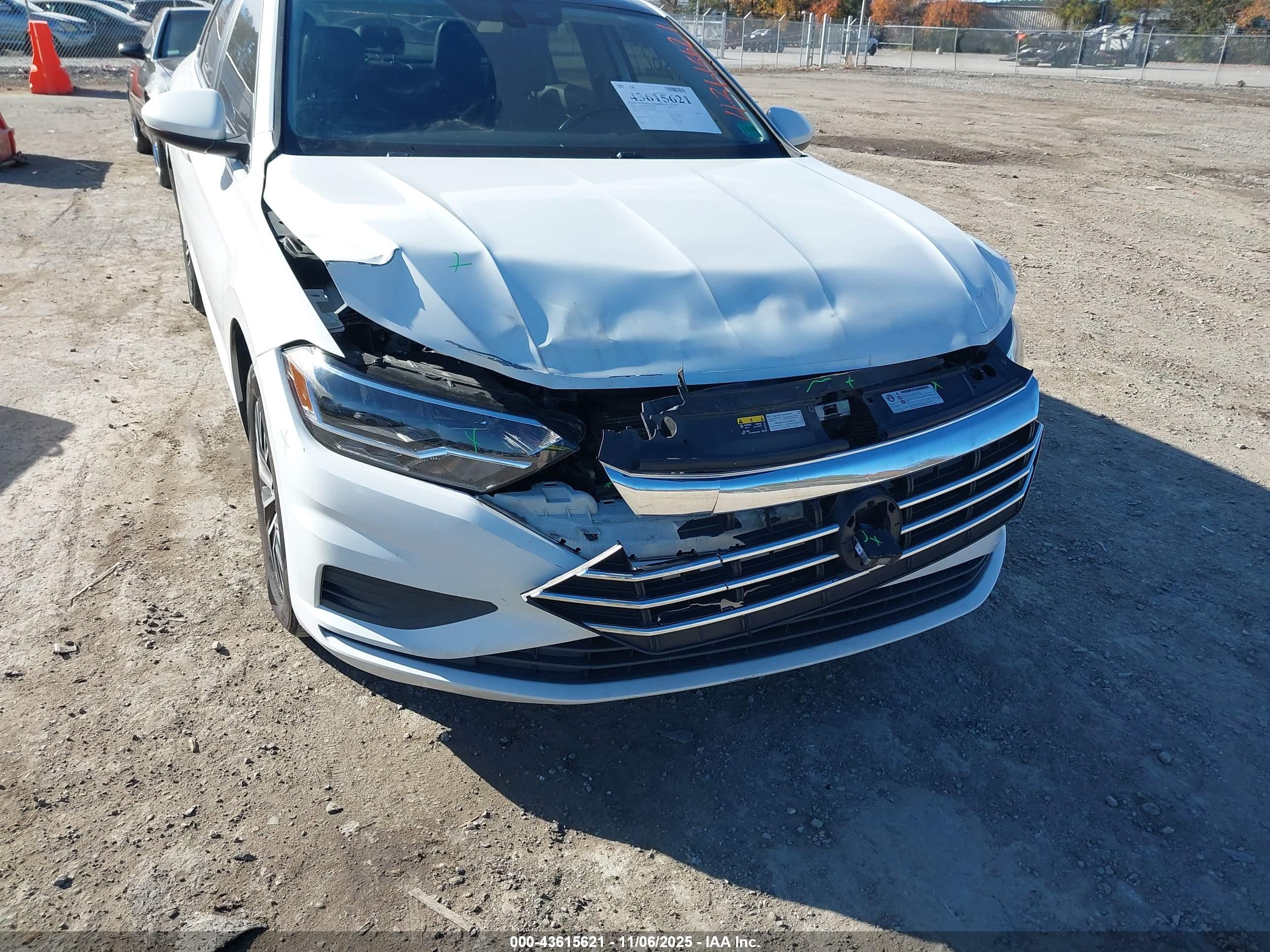 VOLKSWAGEN JETTA image 6