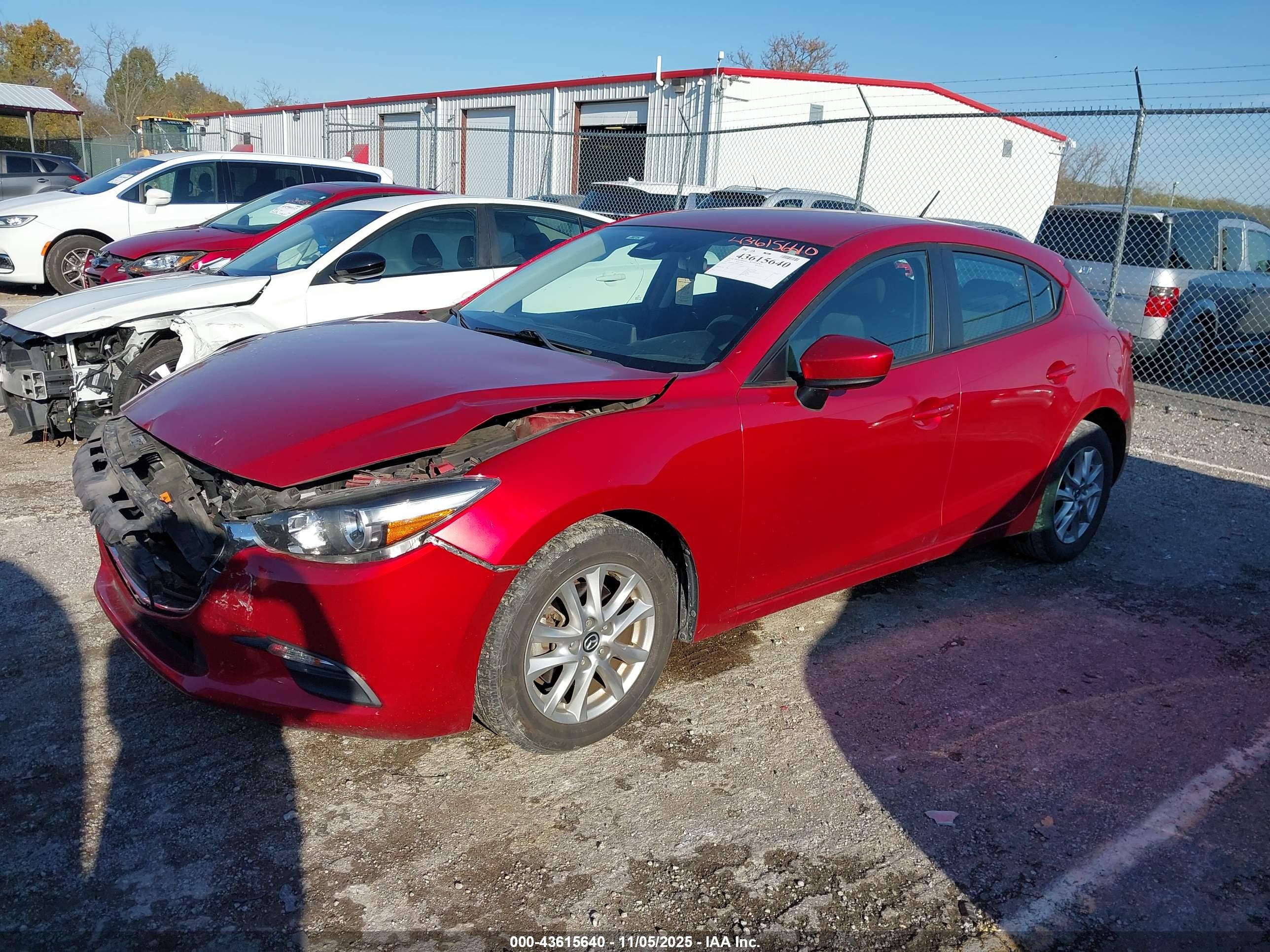 MAZDA MAZDA3 image 2