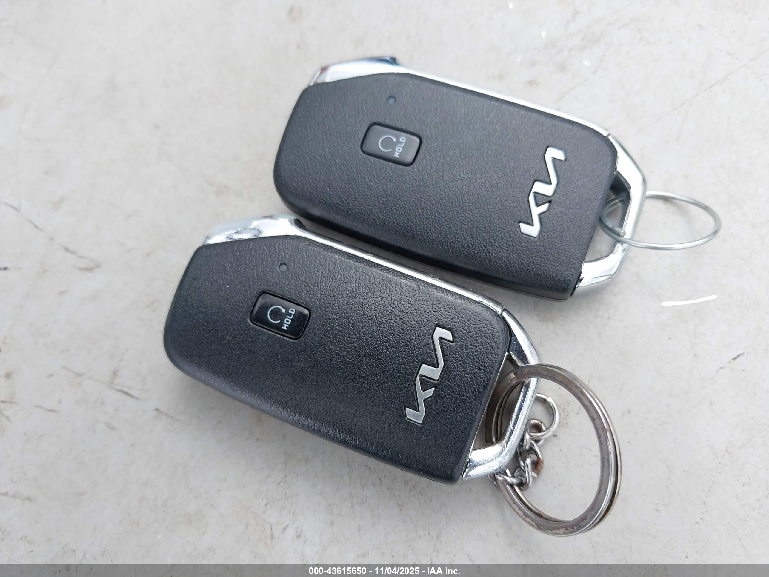 KIA K5 image 11