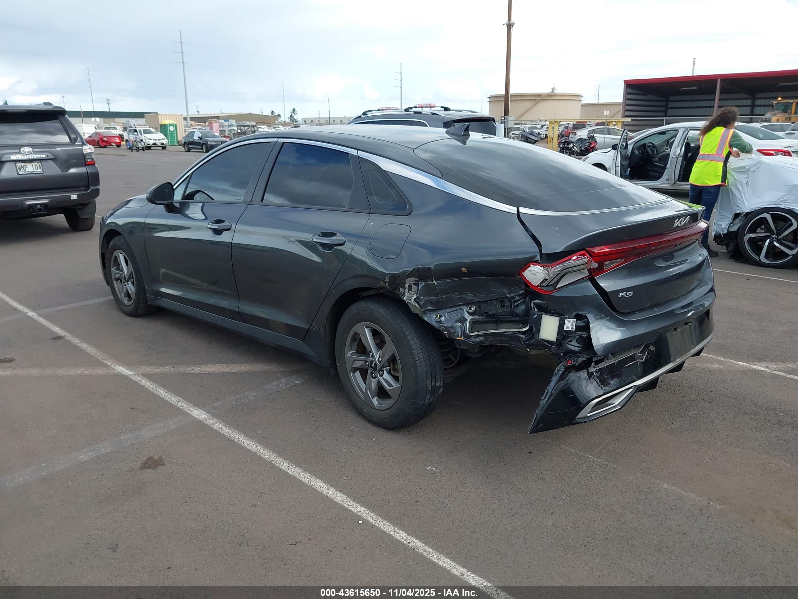 KIA K5 image 3