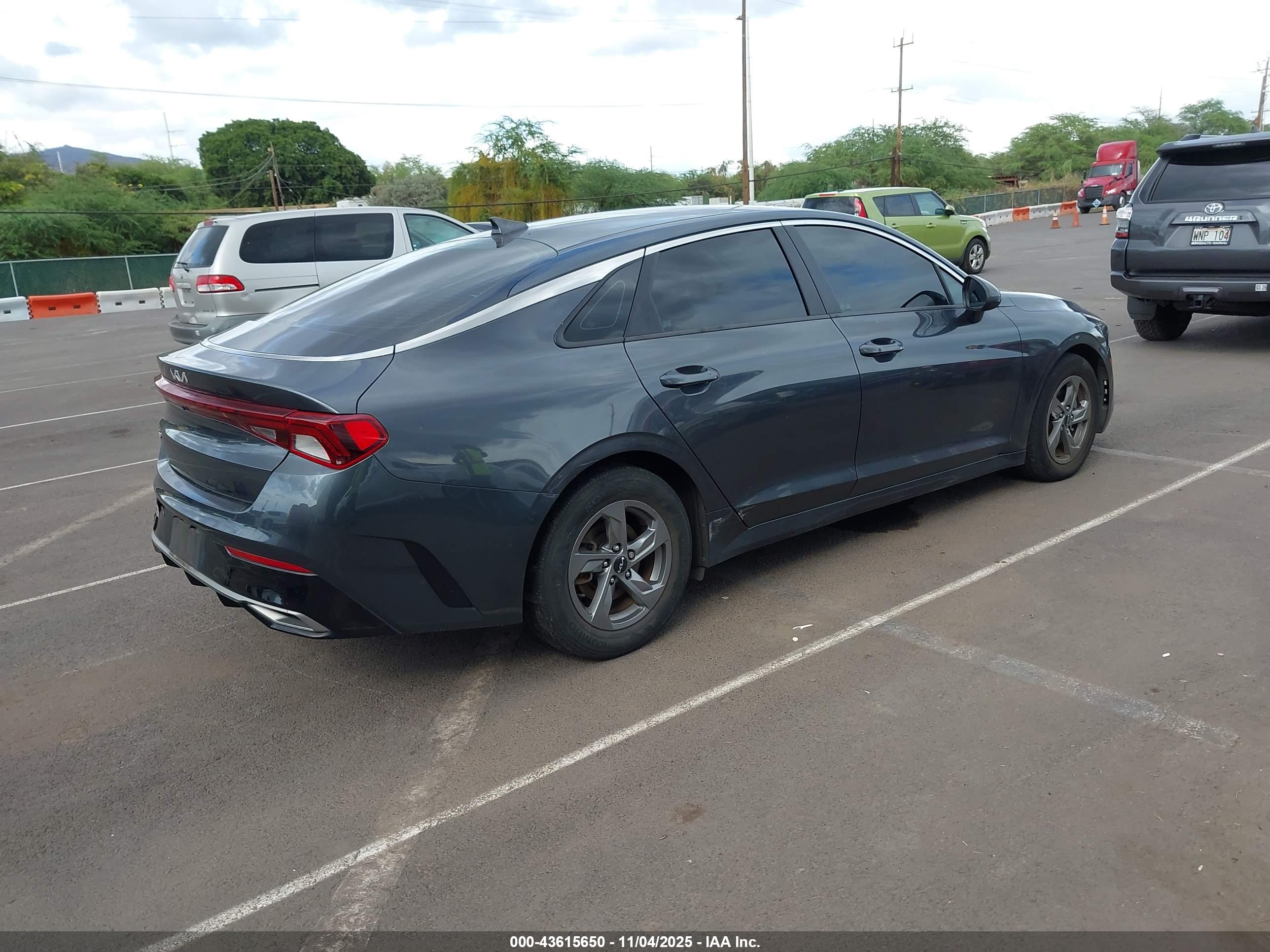KIA K5 image 4