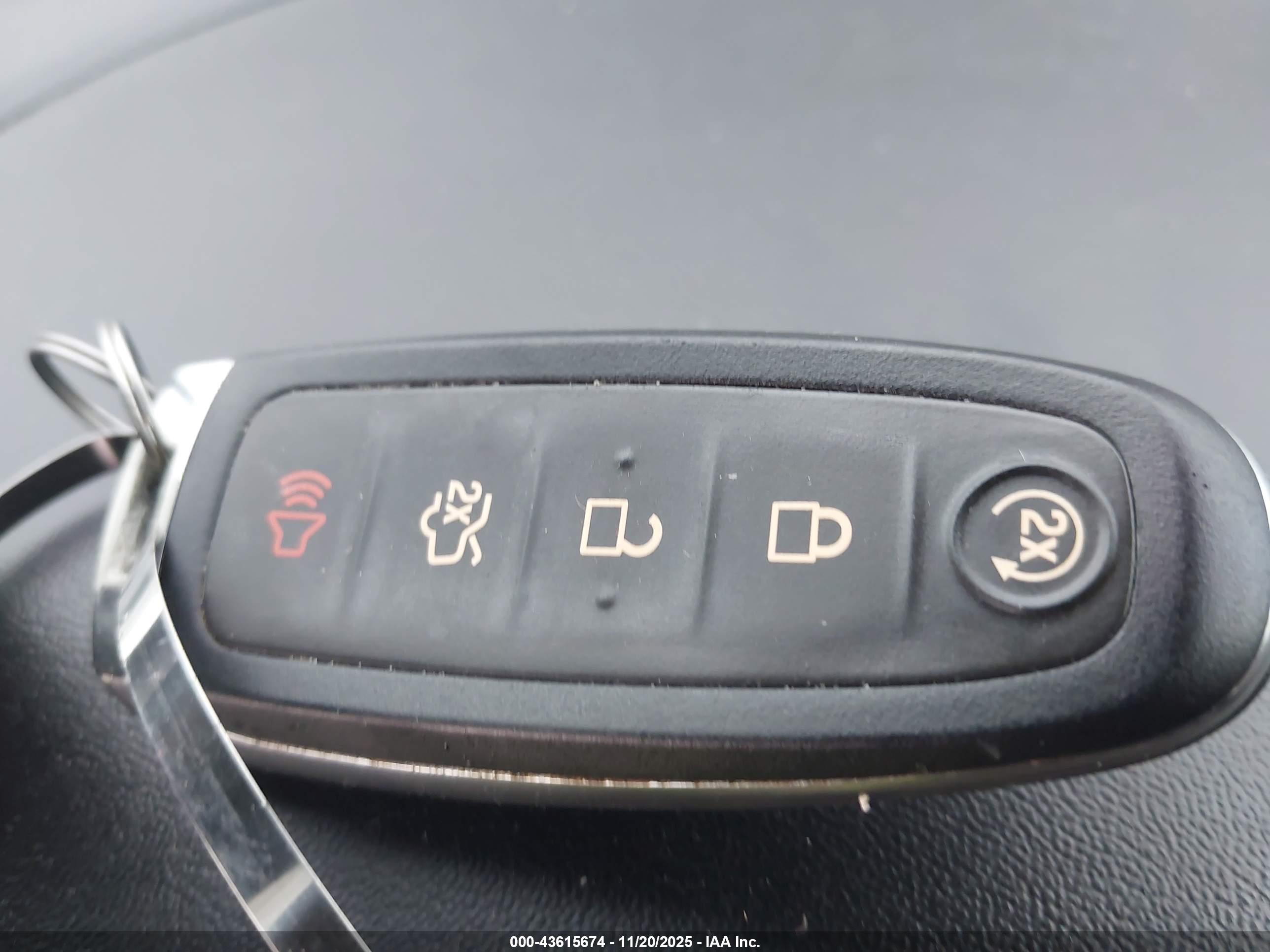 FORD EXPEDITION image 11