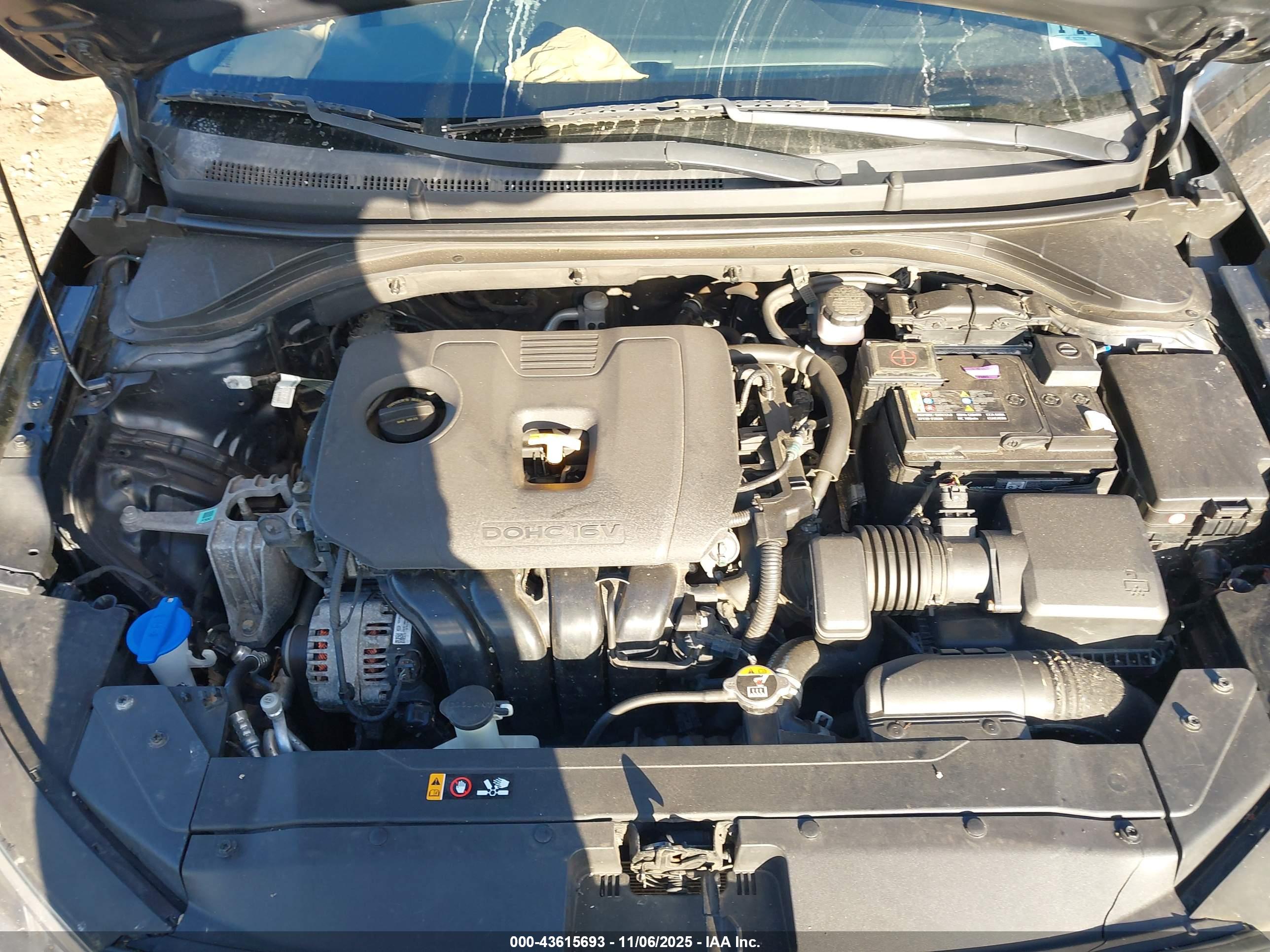 HYUNDAI ELANTRA image 10