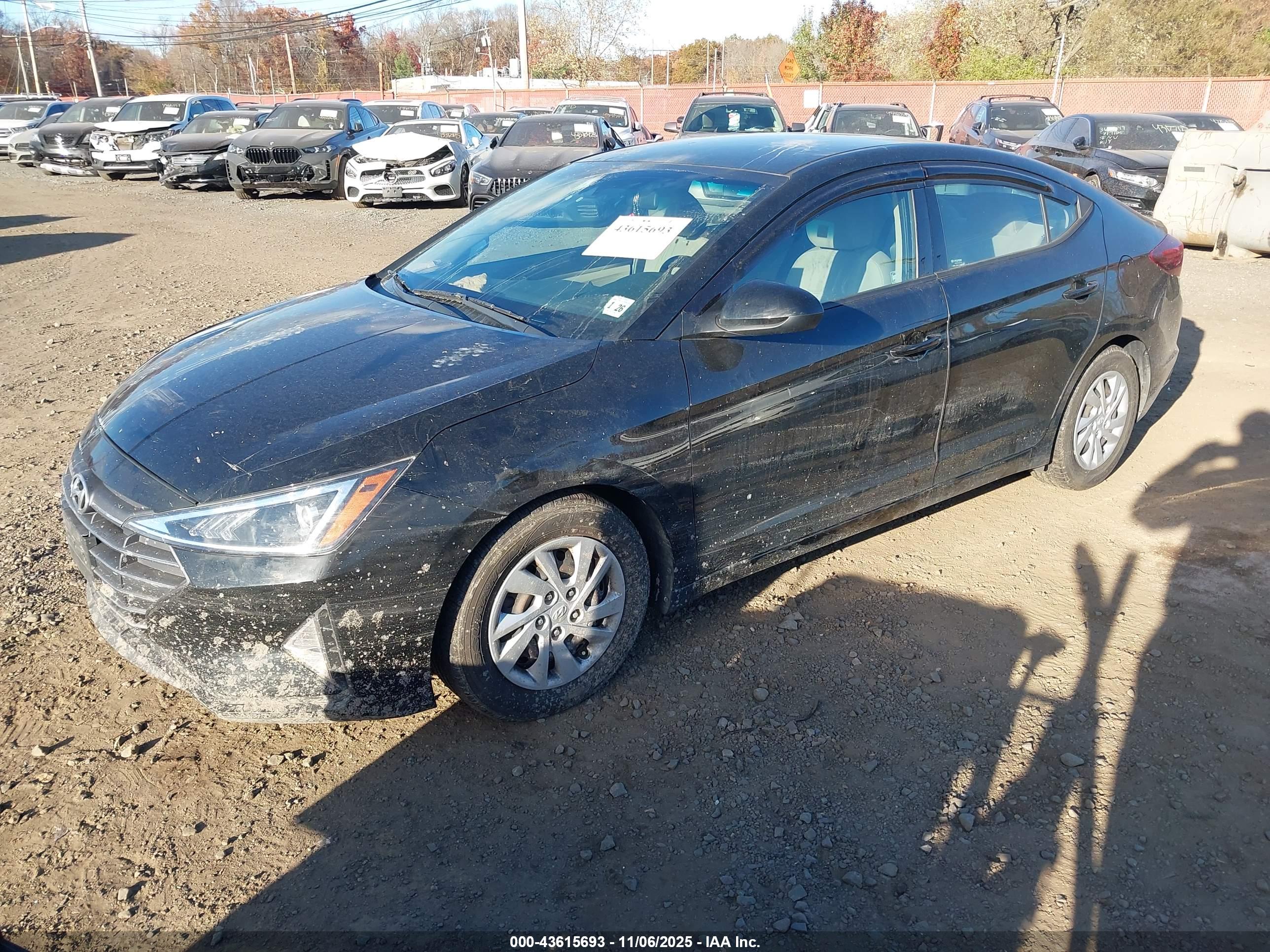 HYUNDAI ELANTRA image 2