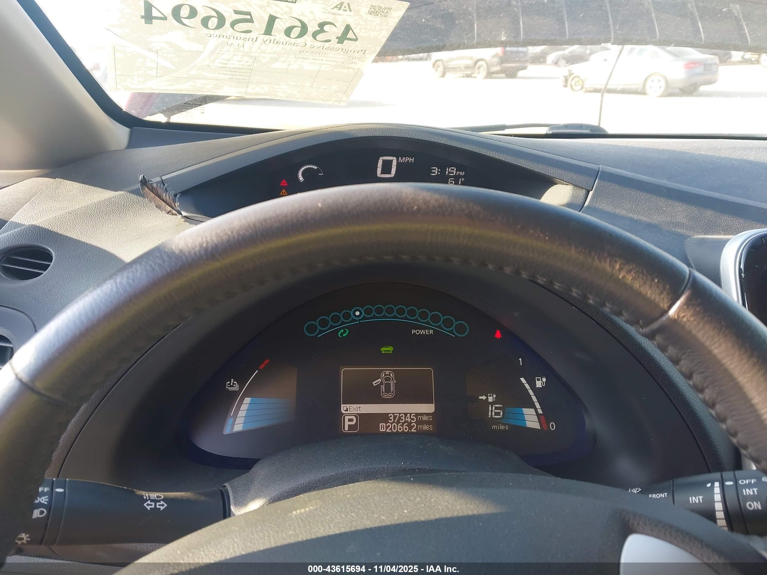 NISSAN LEAF image 7
