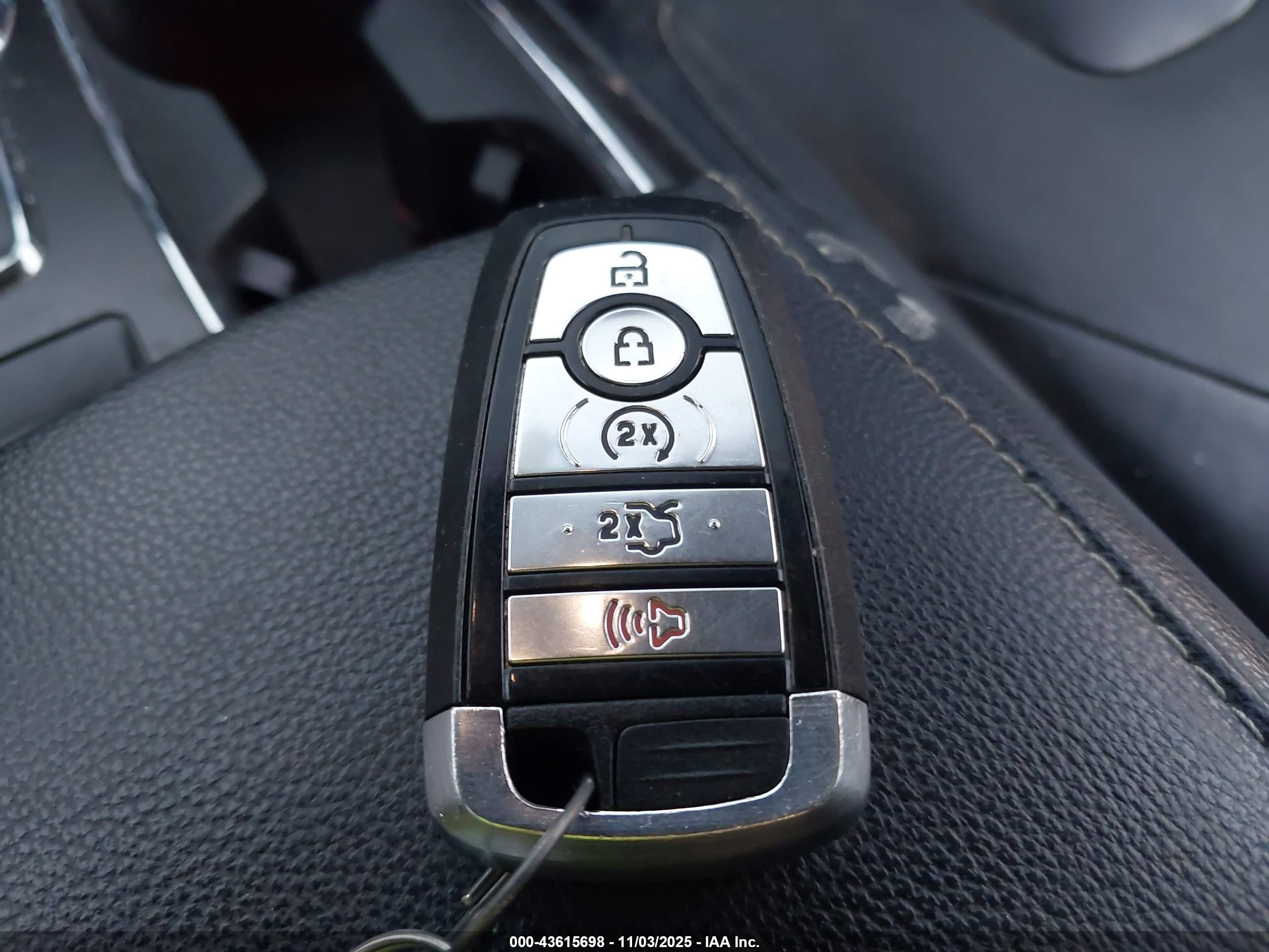 FORD FUSION image 11