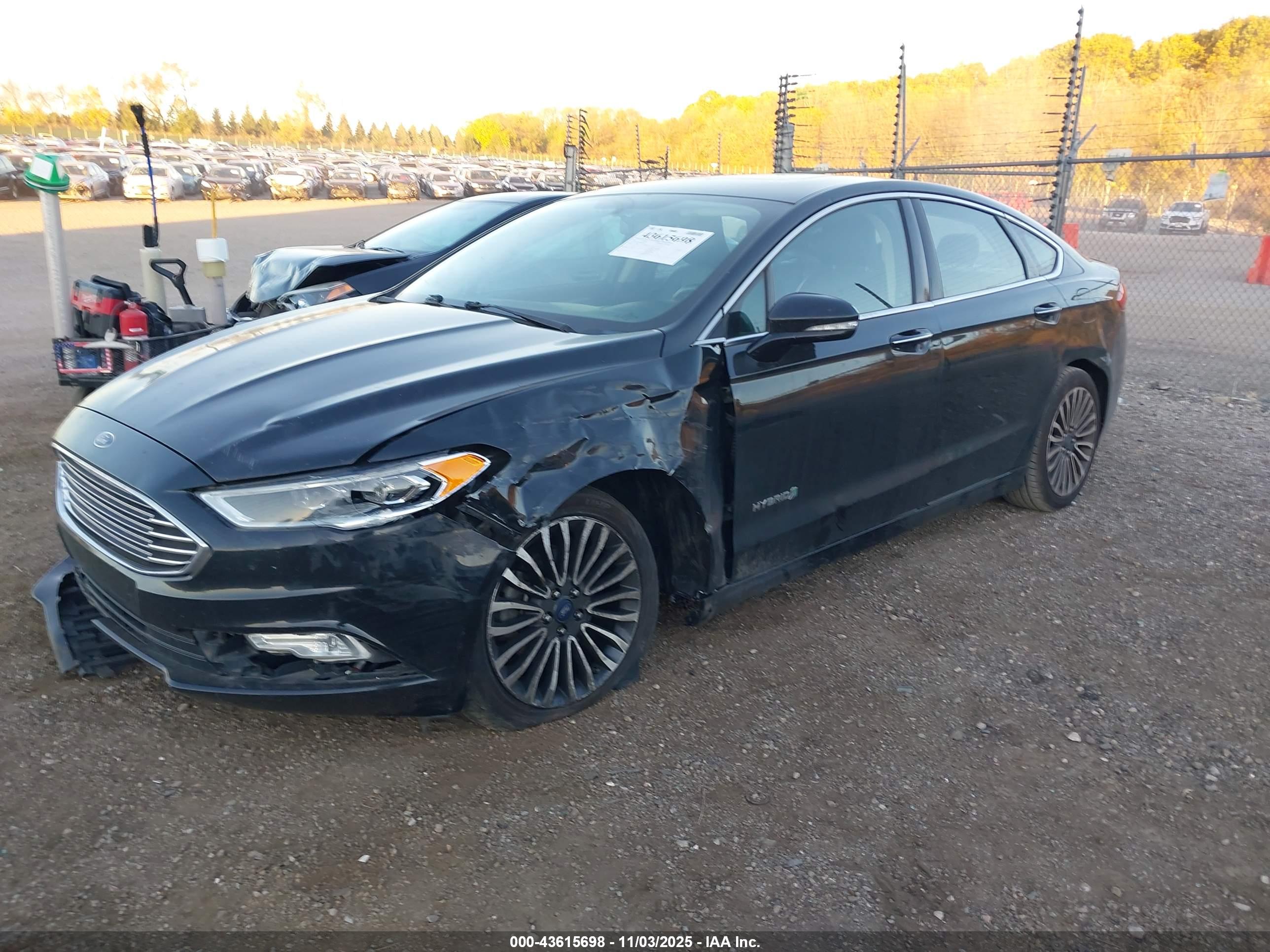 FORD FUSION image 2