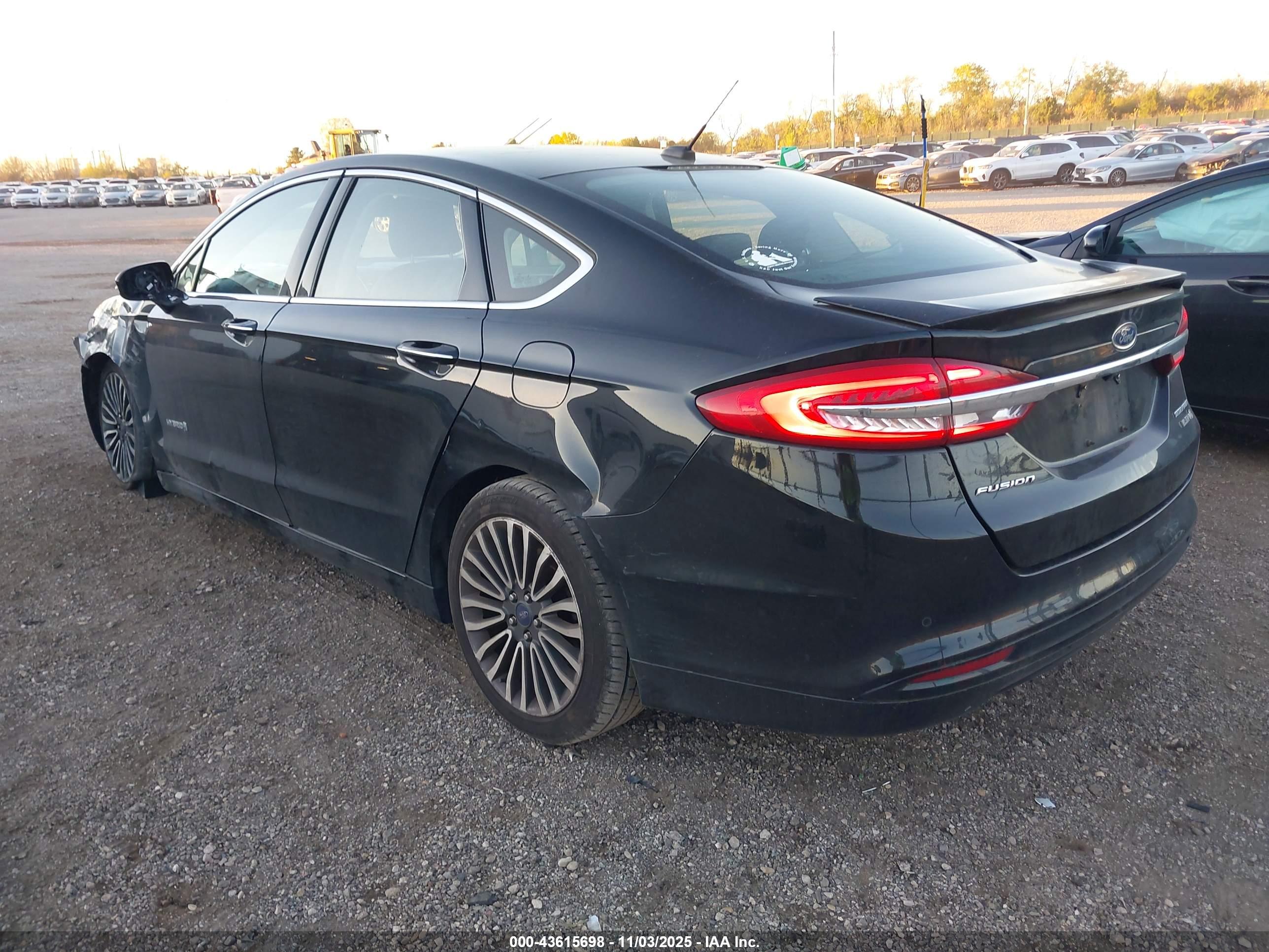FORD FUSION image 3