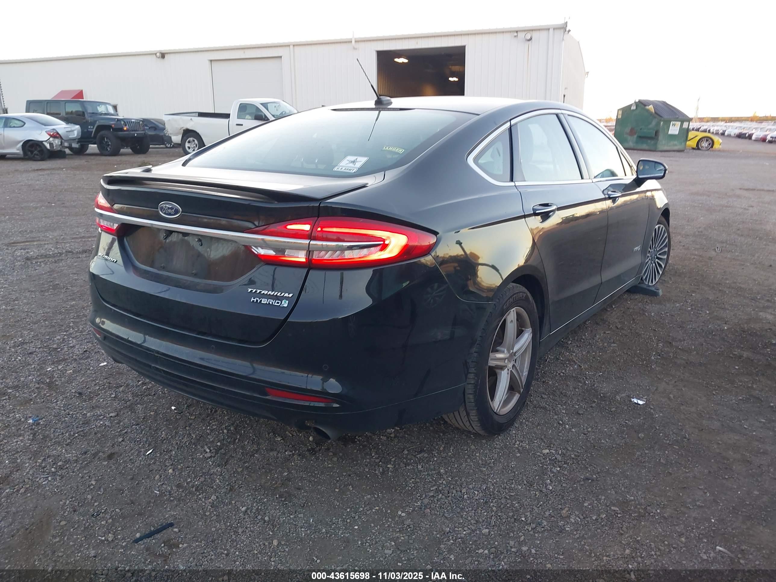 FORD FUSION image 4