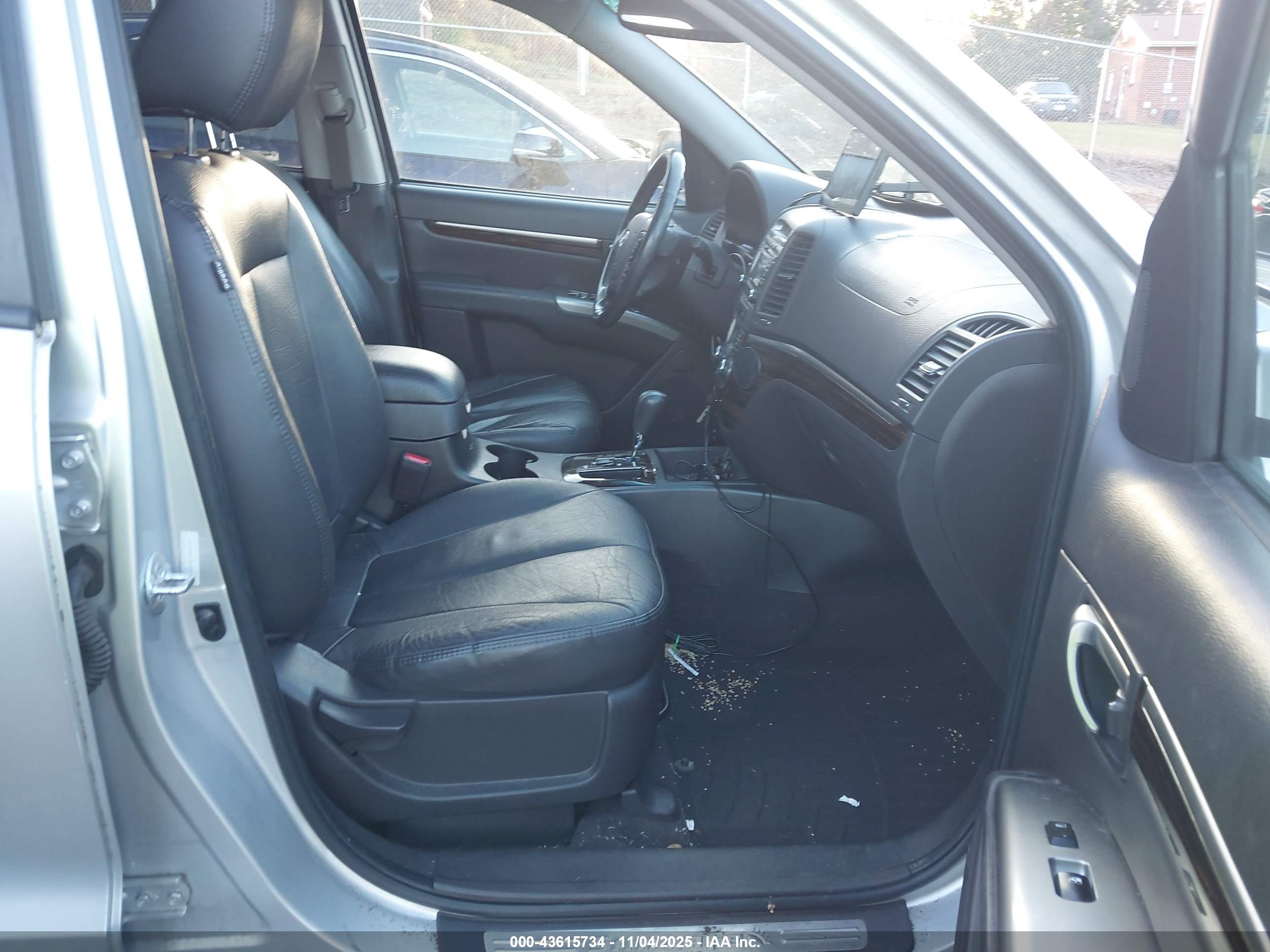 HYUNDAI SANTA image 5