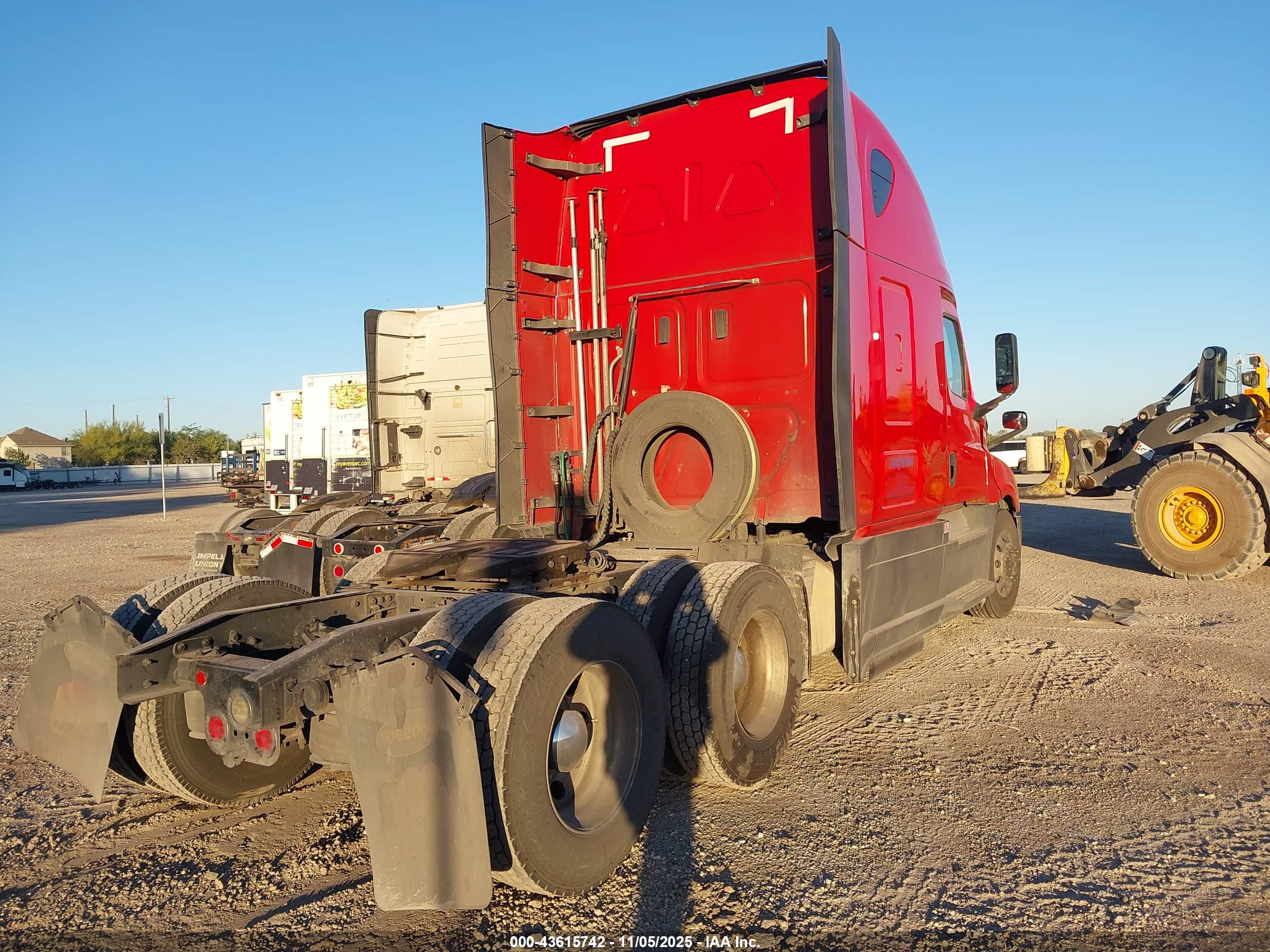 FREIGHTLINER NEW image 4