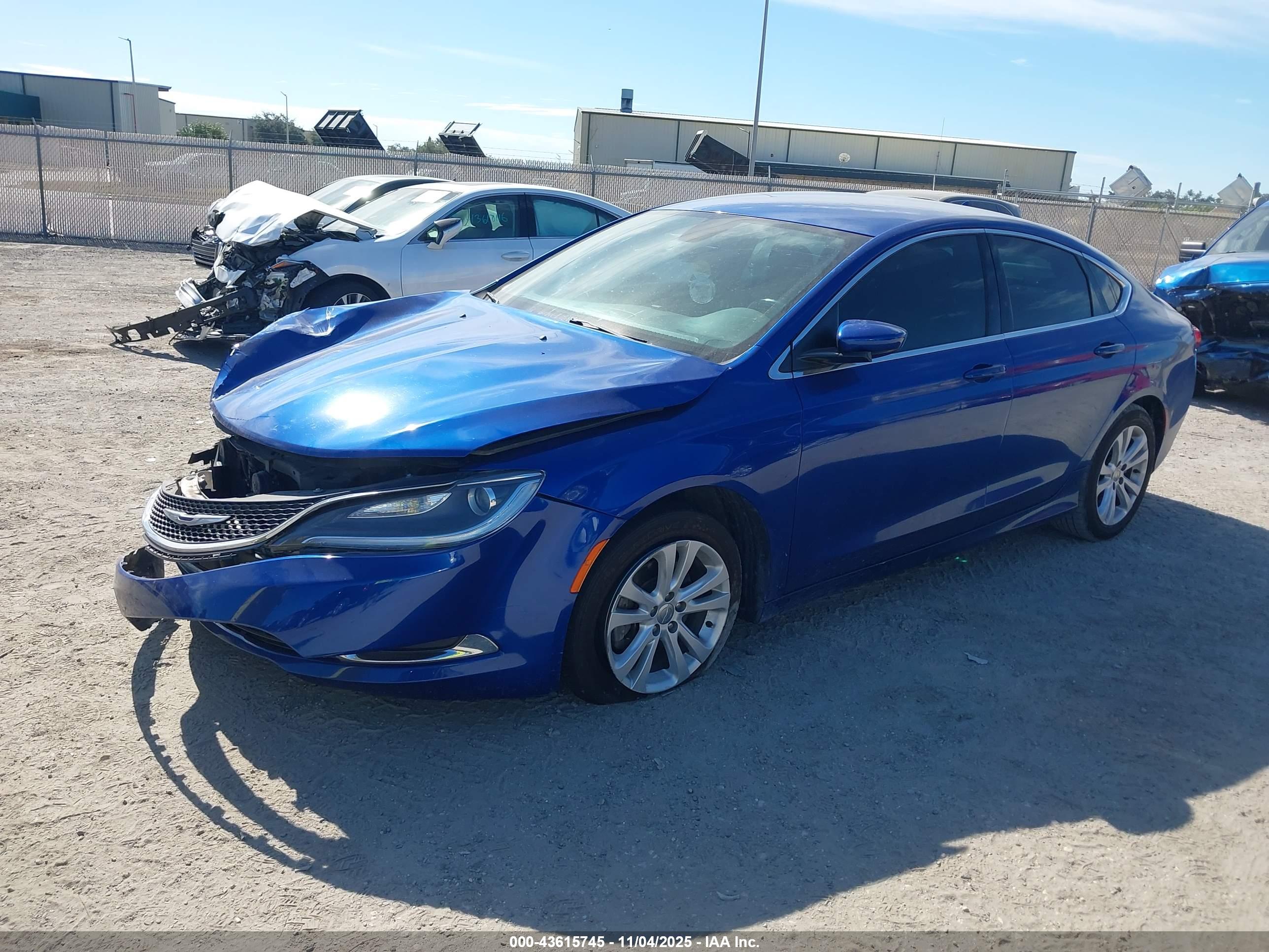 CHRYSLER 200 image 2