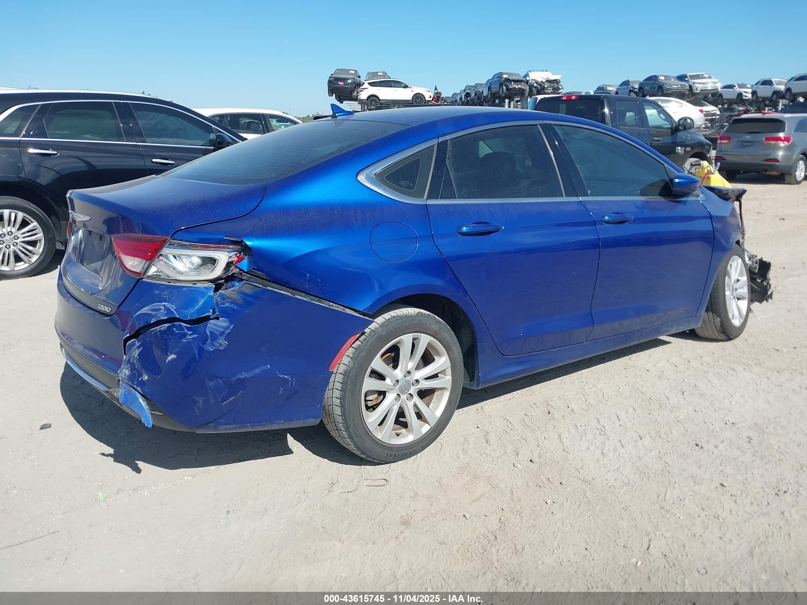 CHRYSLER 200 image 4