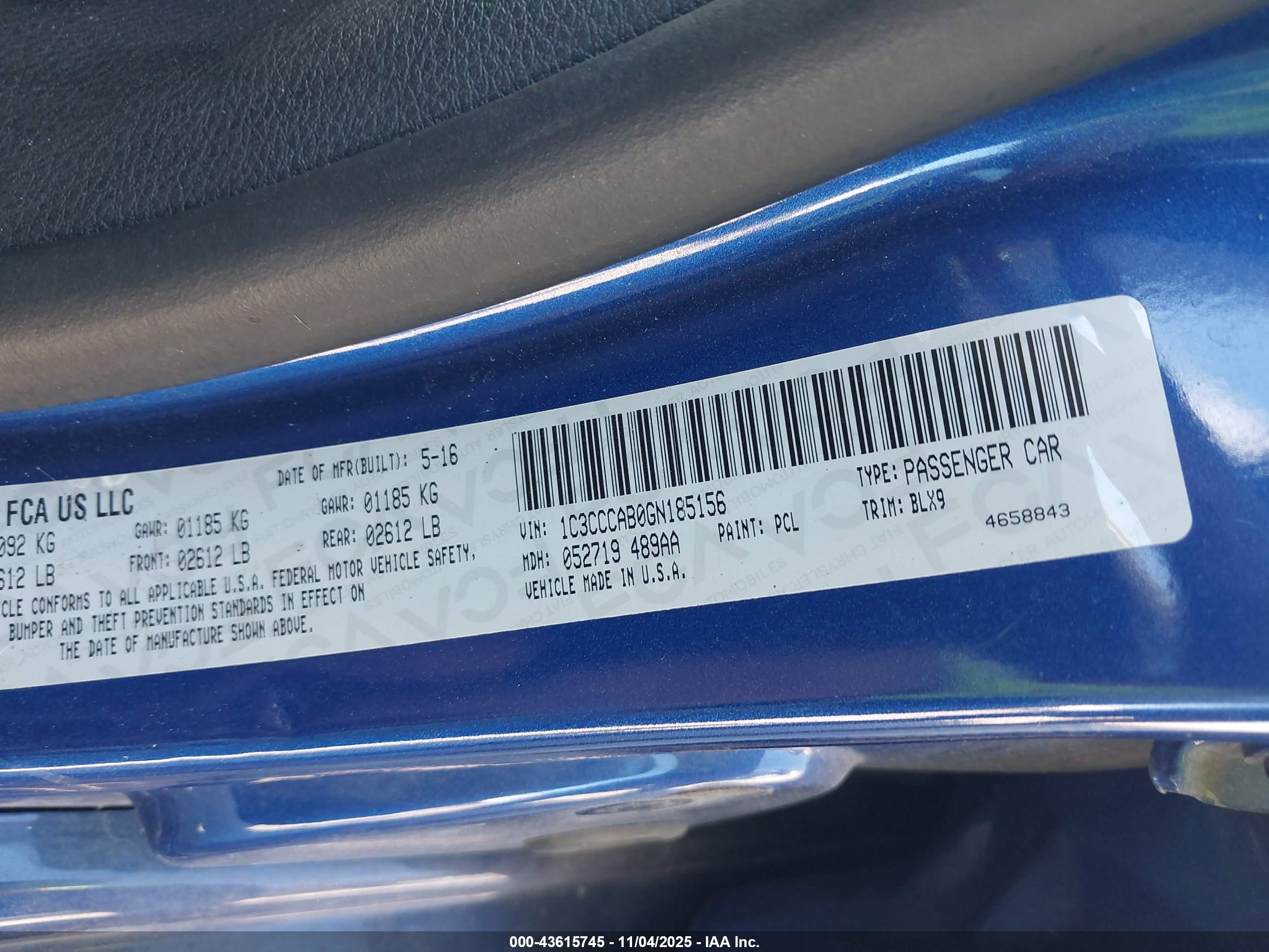CHRYSLER 200 image 9