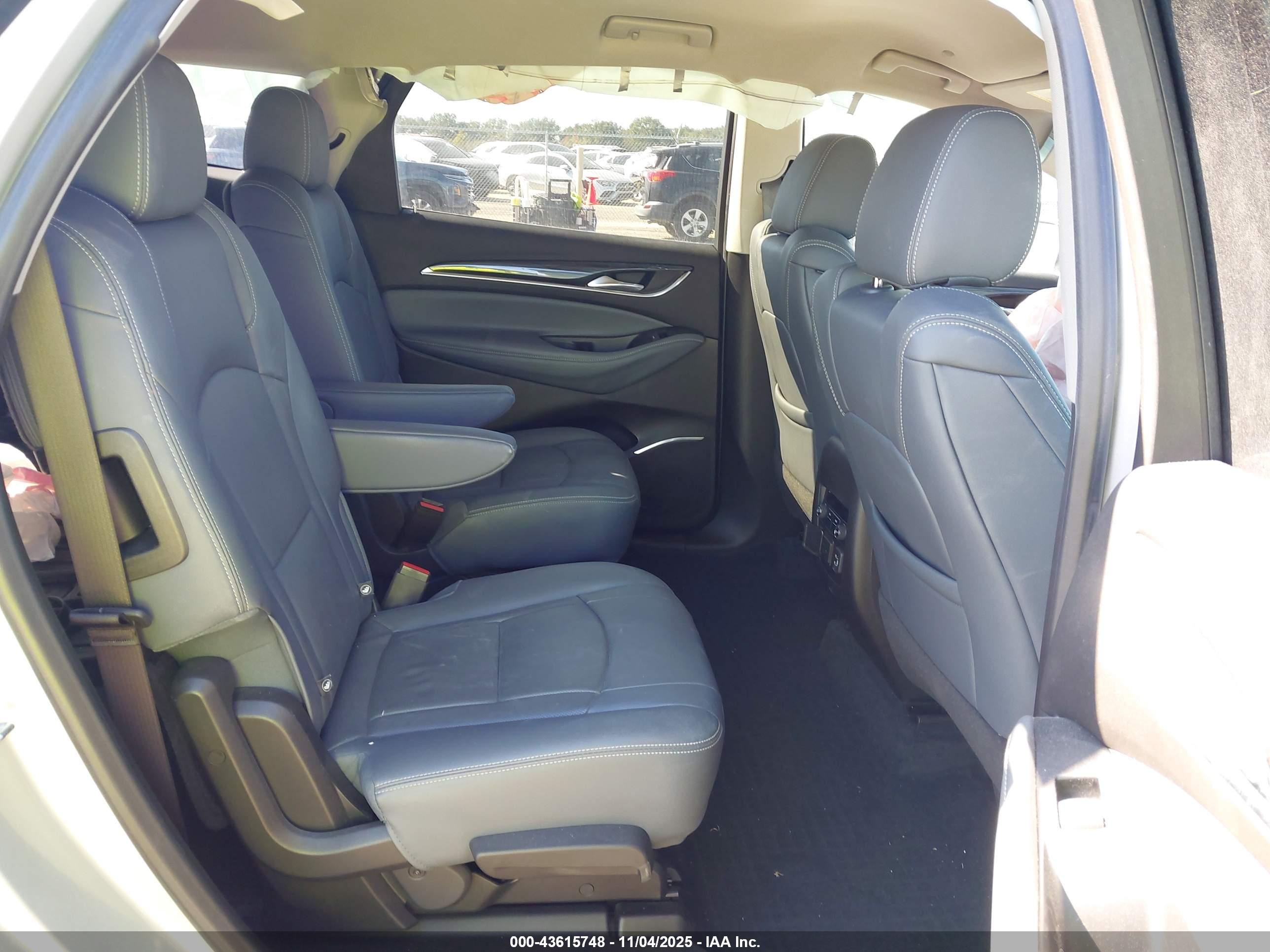 BUICK ENCLAVE image 8