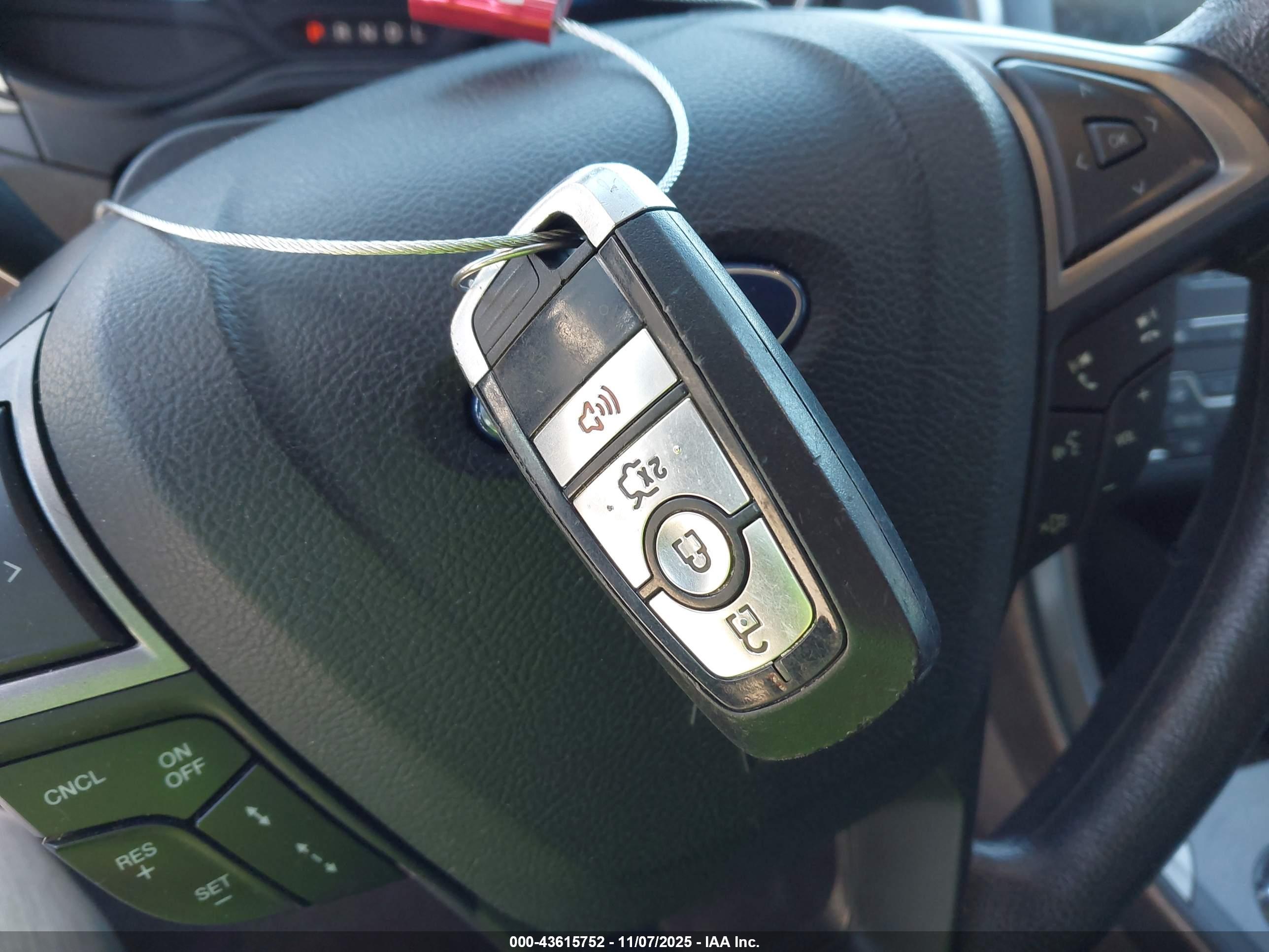 FORD FUSION image 11