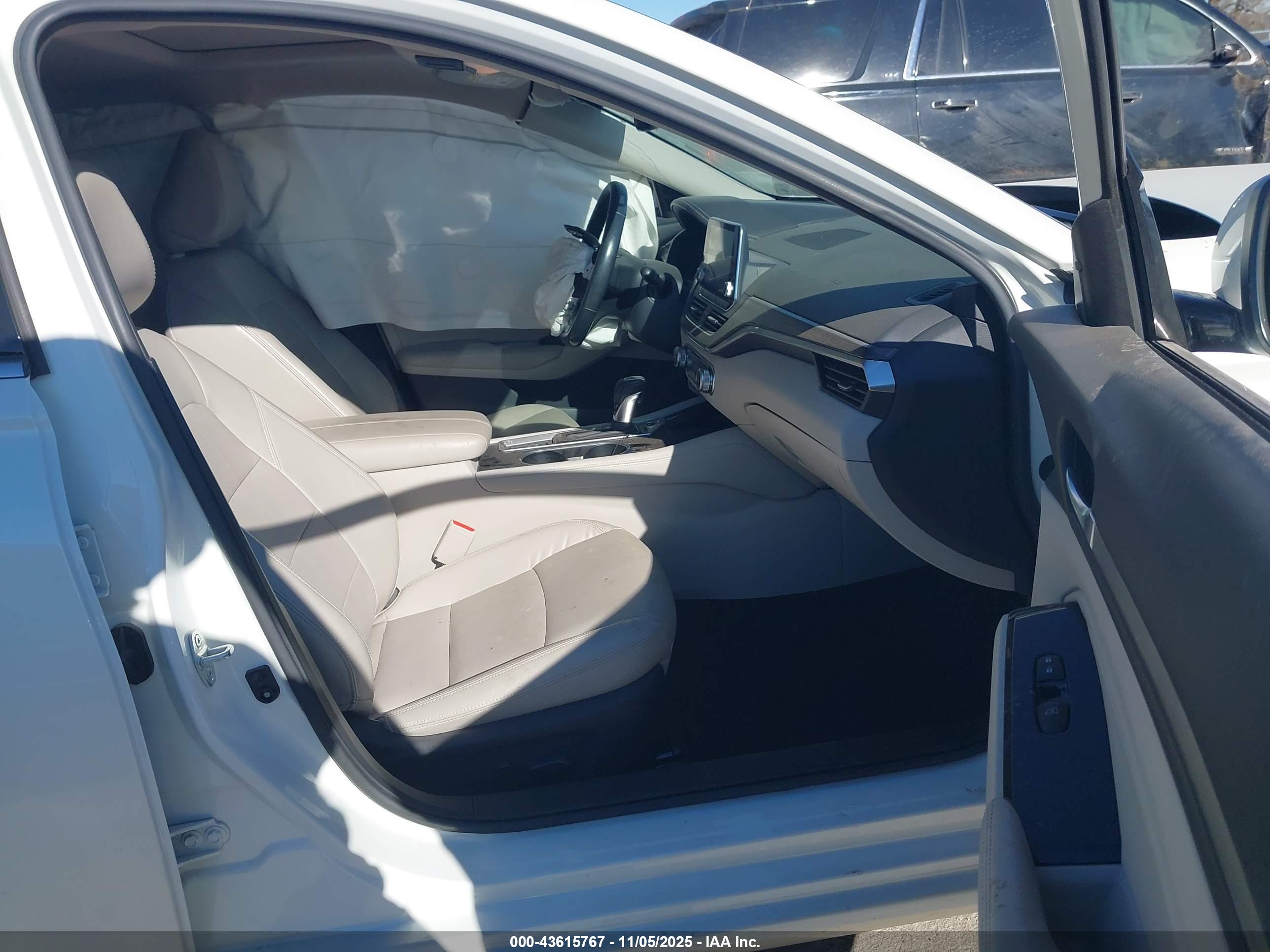 NISSAN ALTIMA image 5