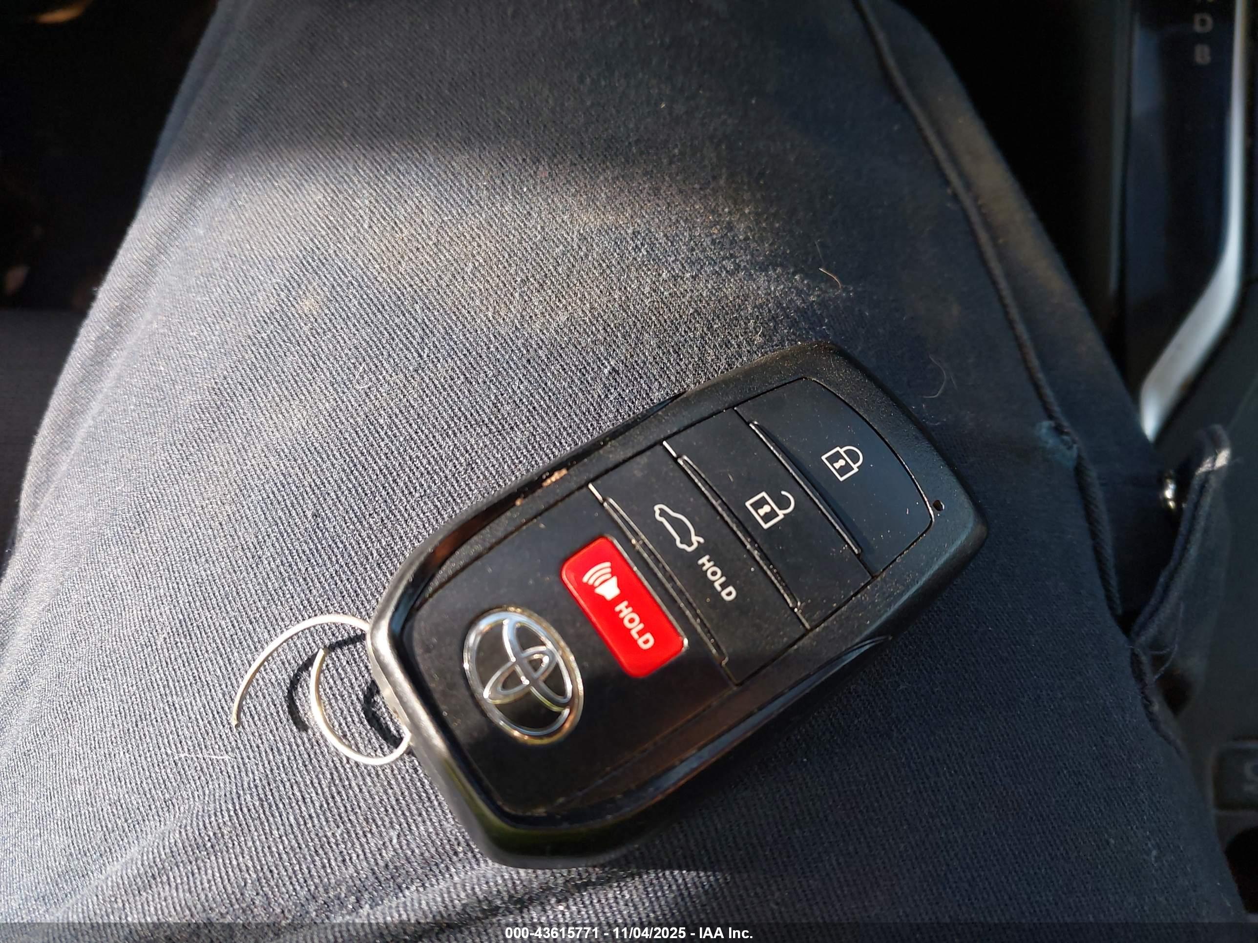 TOYOTA COROLLA image 11