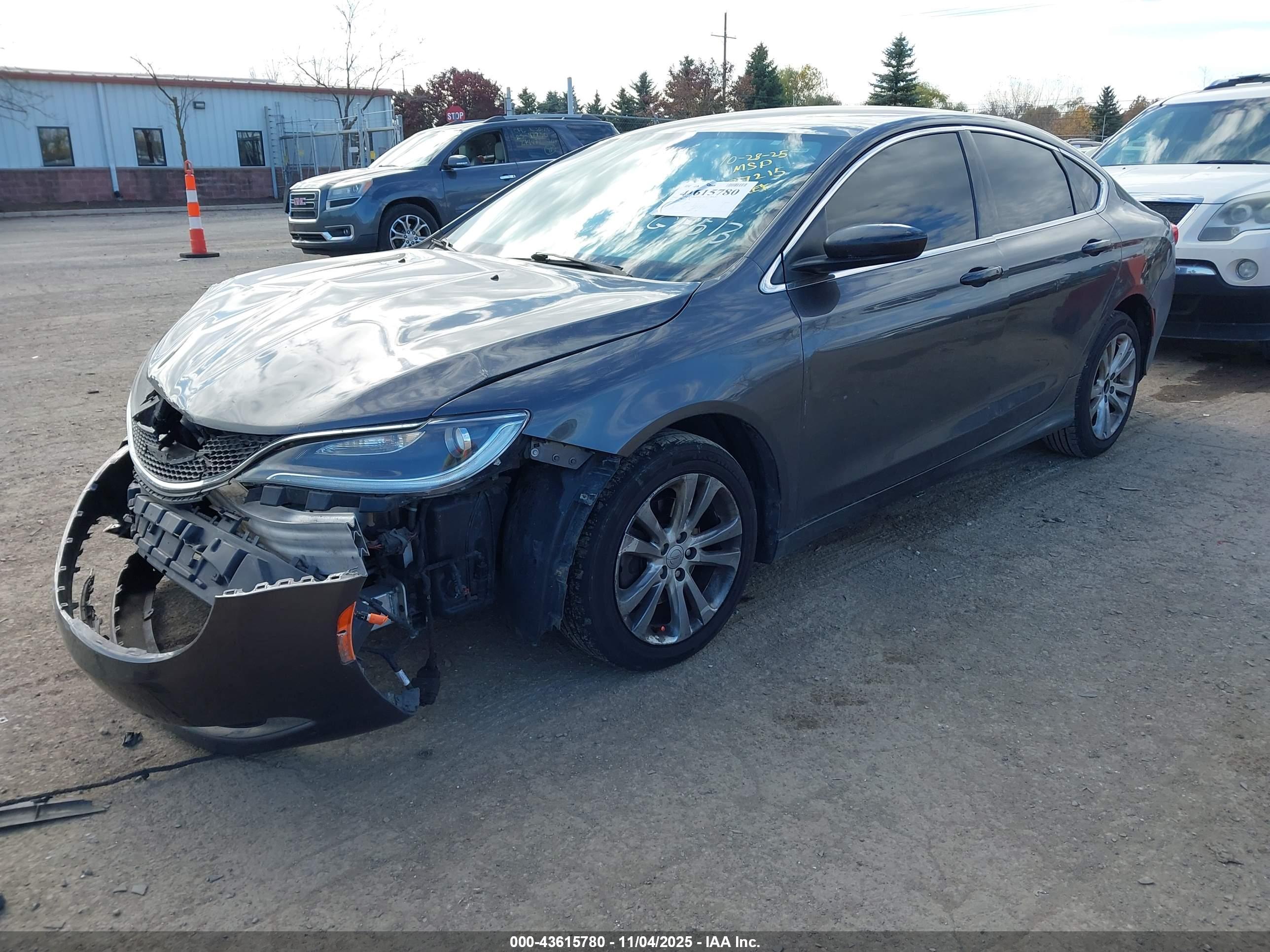 CHRYSLER 200 image 2
