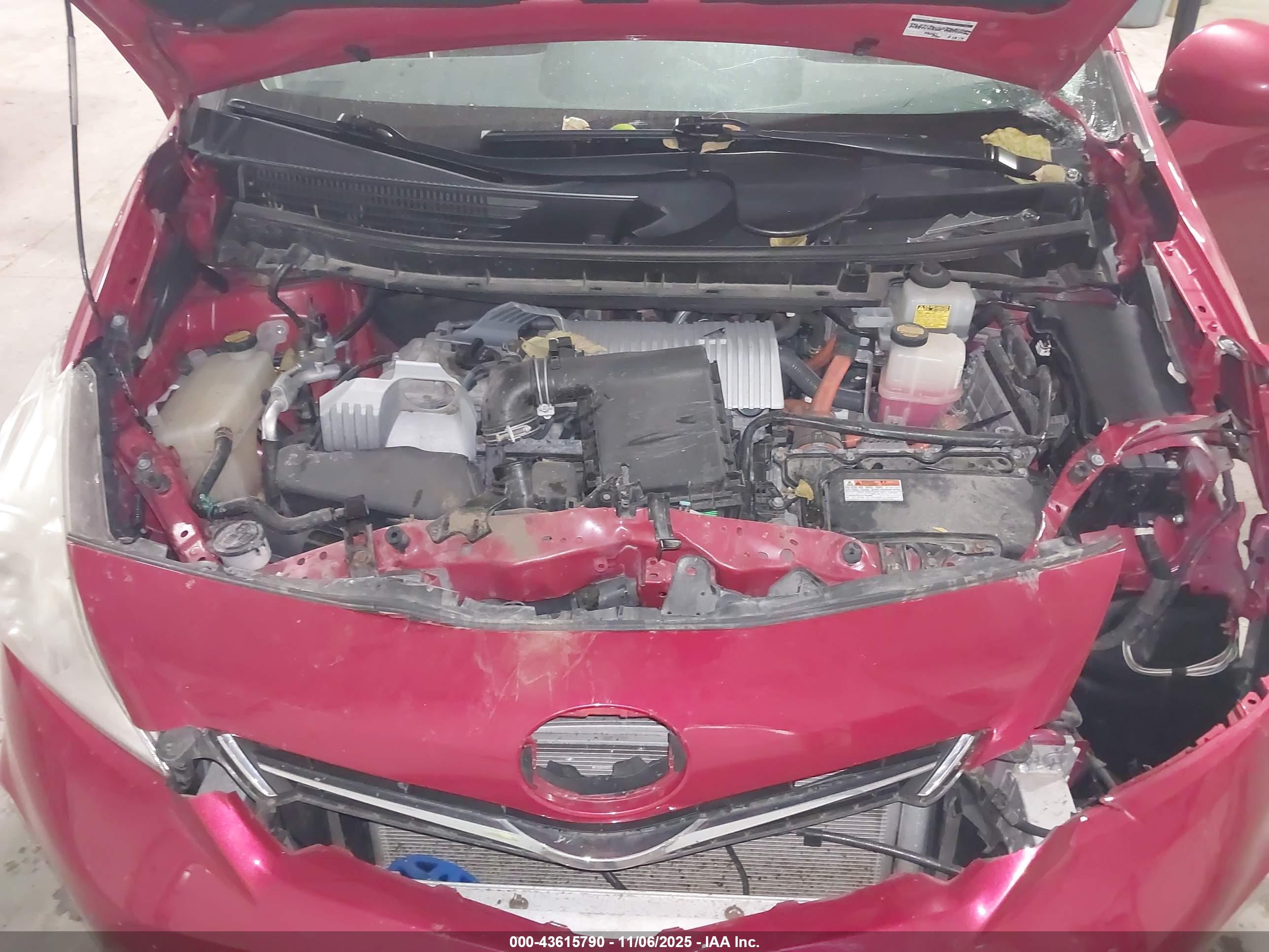 TOYOTA PRIUS image 10