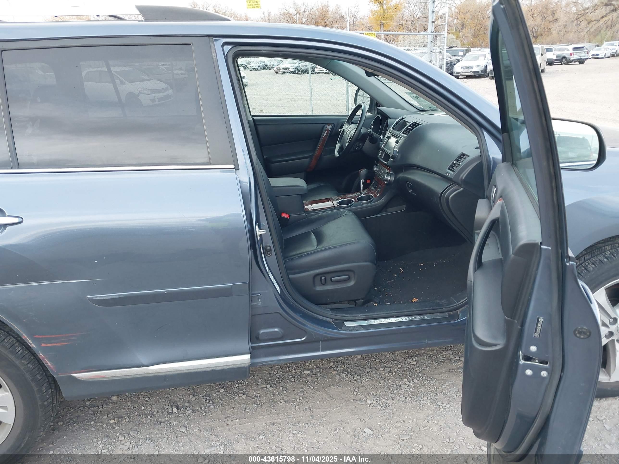 TOYOTA HIGHLANDER image 5