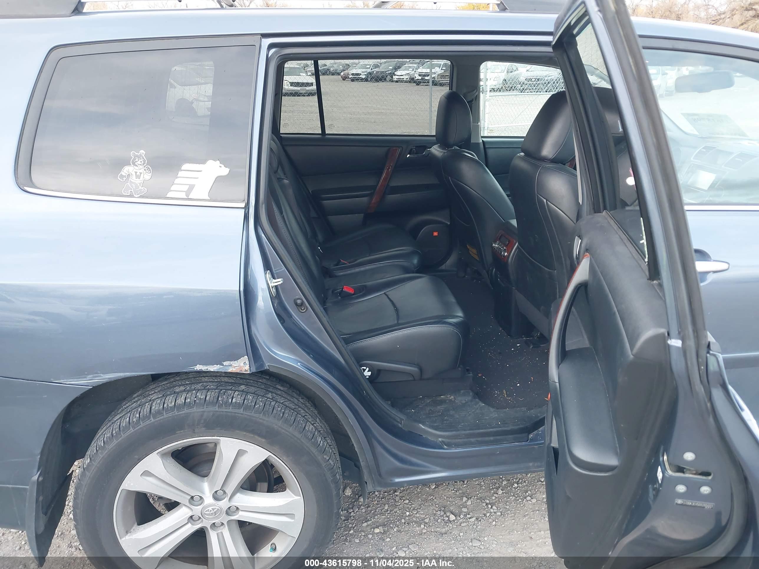 TOYOTA HIGHLANDER image 8