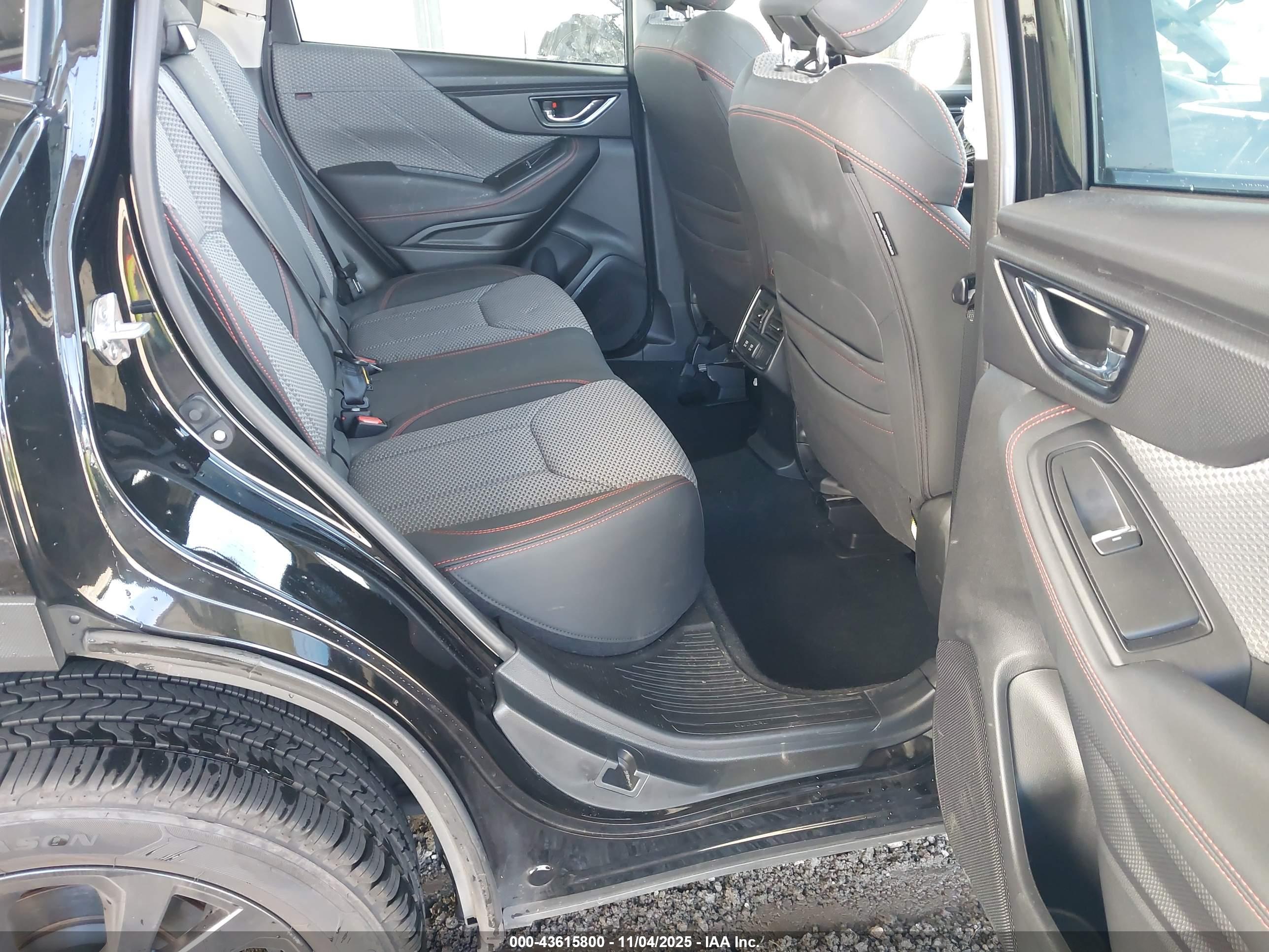 SUBARU FORESTER image 8