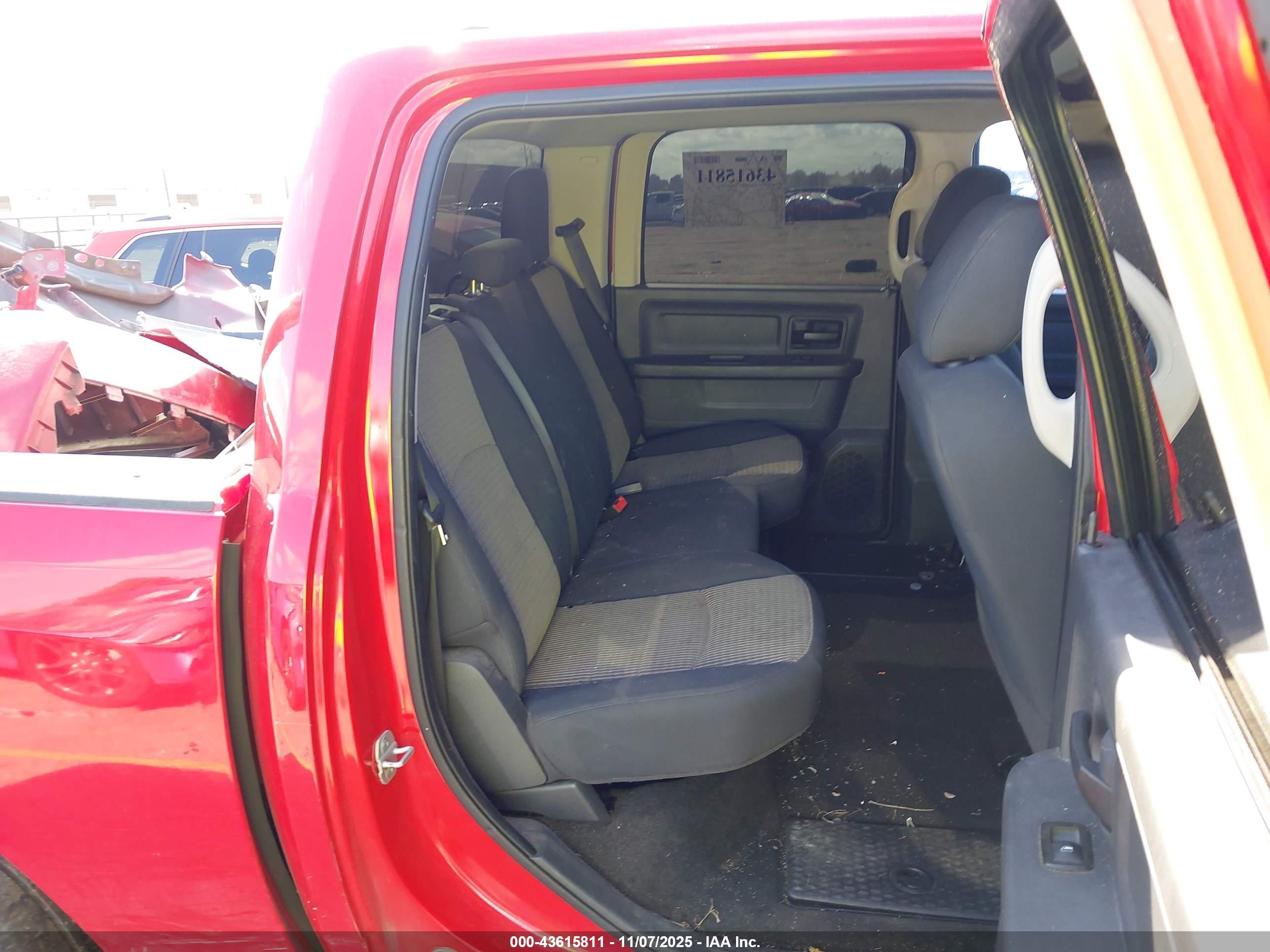 DODGE RAM image 8