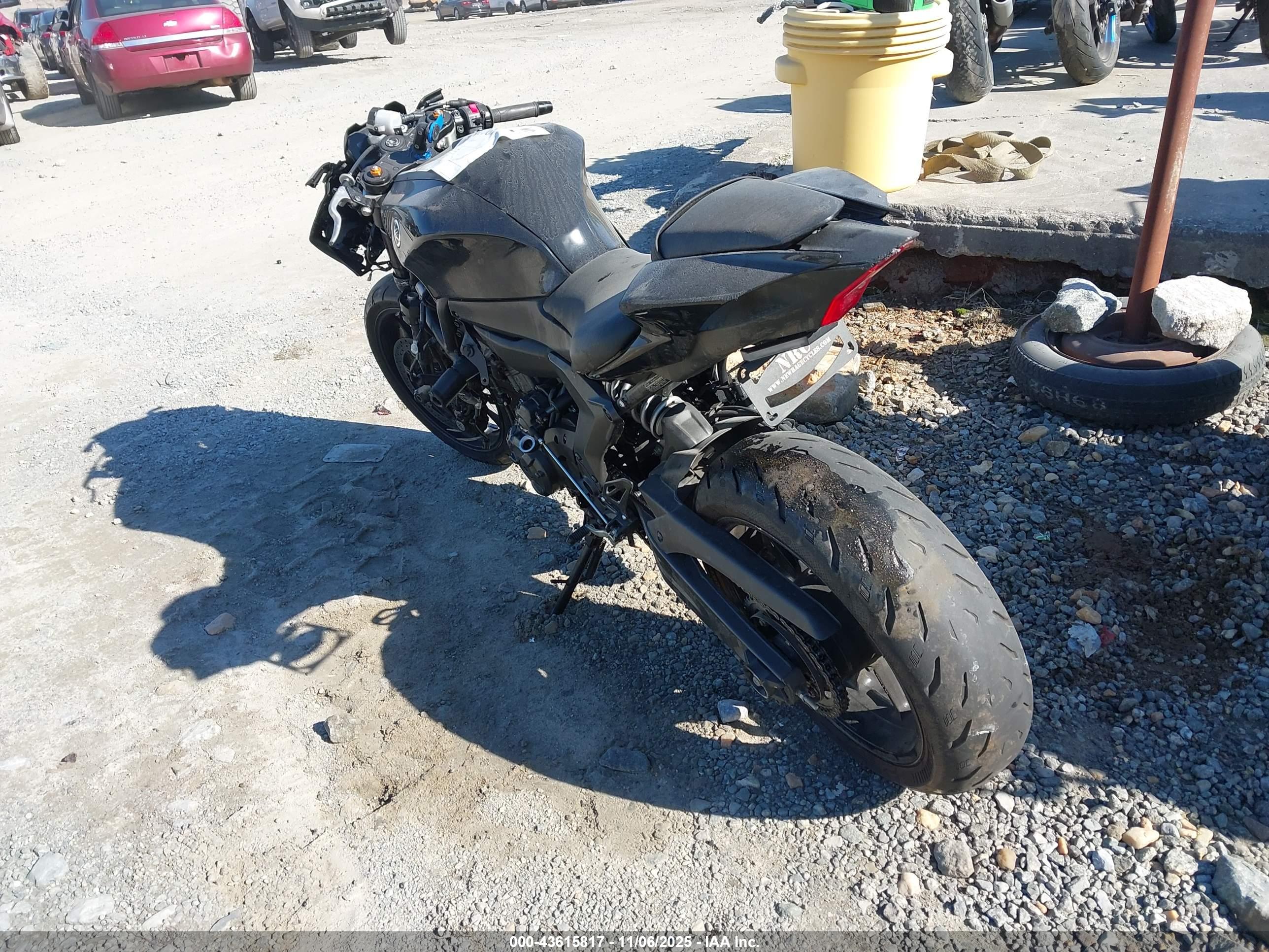 YAMAHA YZFR7 image 3
