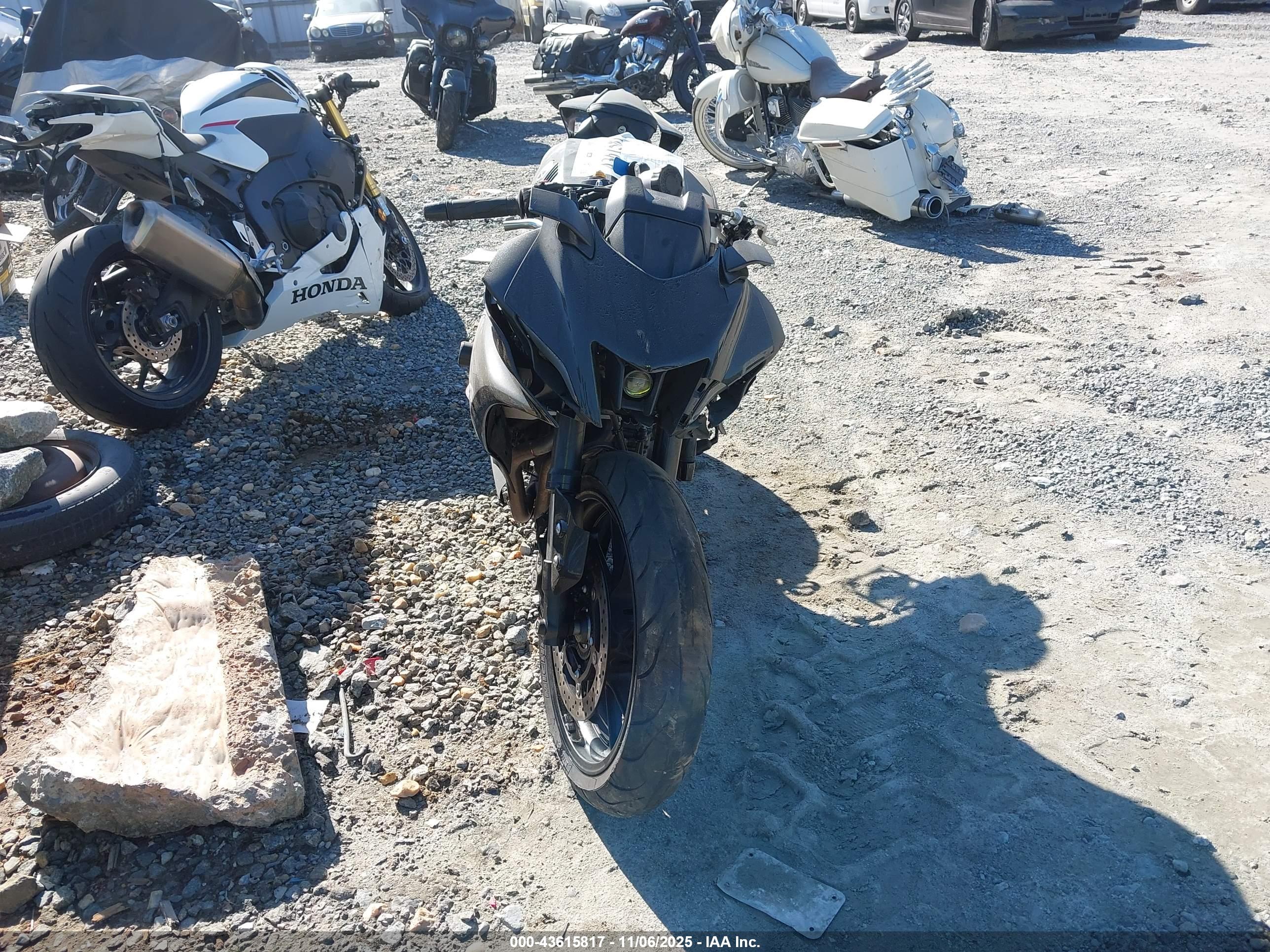 YAMAHA YZFR7 image 5