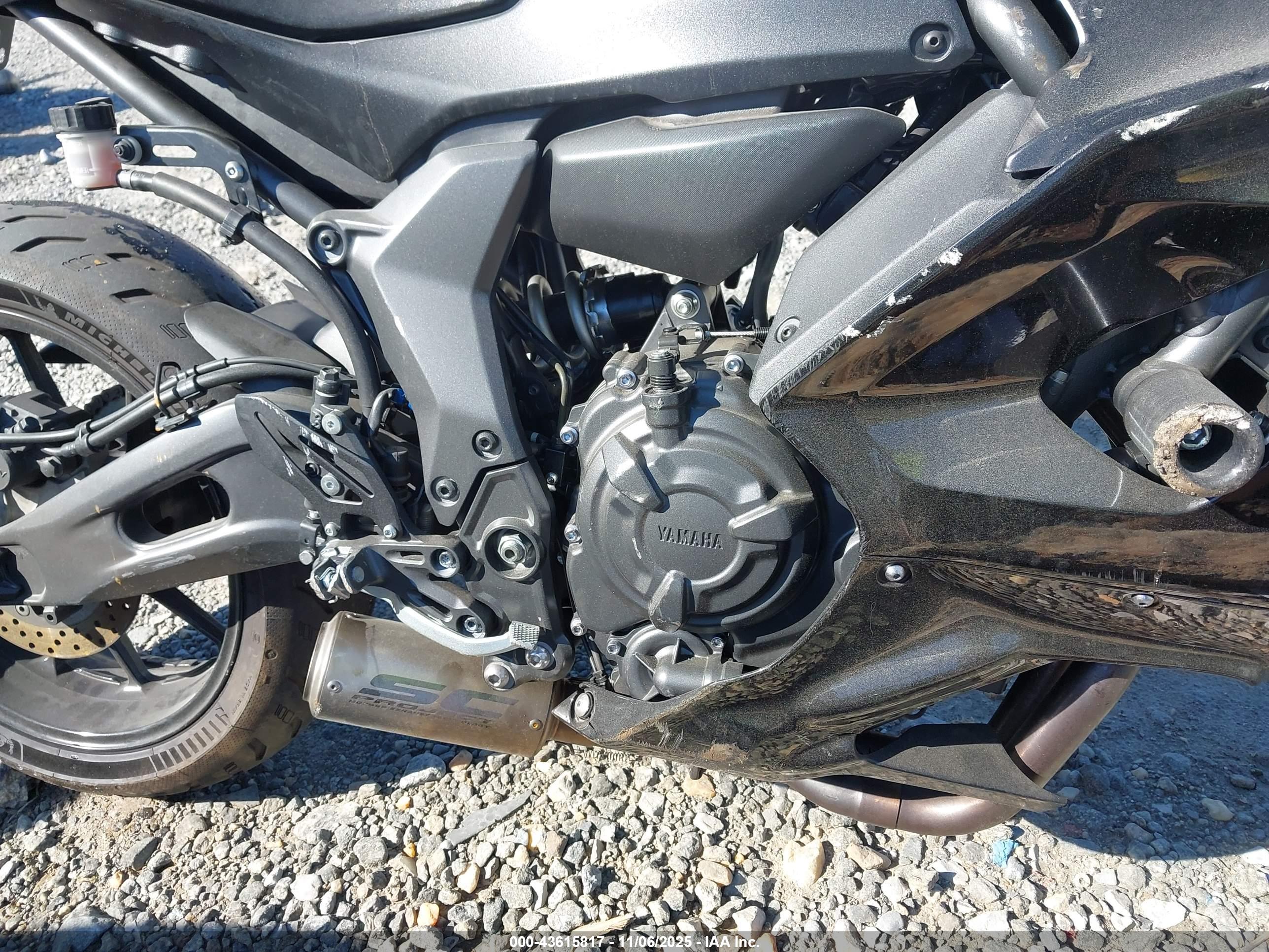 YAMAHA YZFR7 image 8