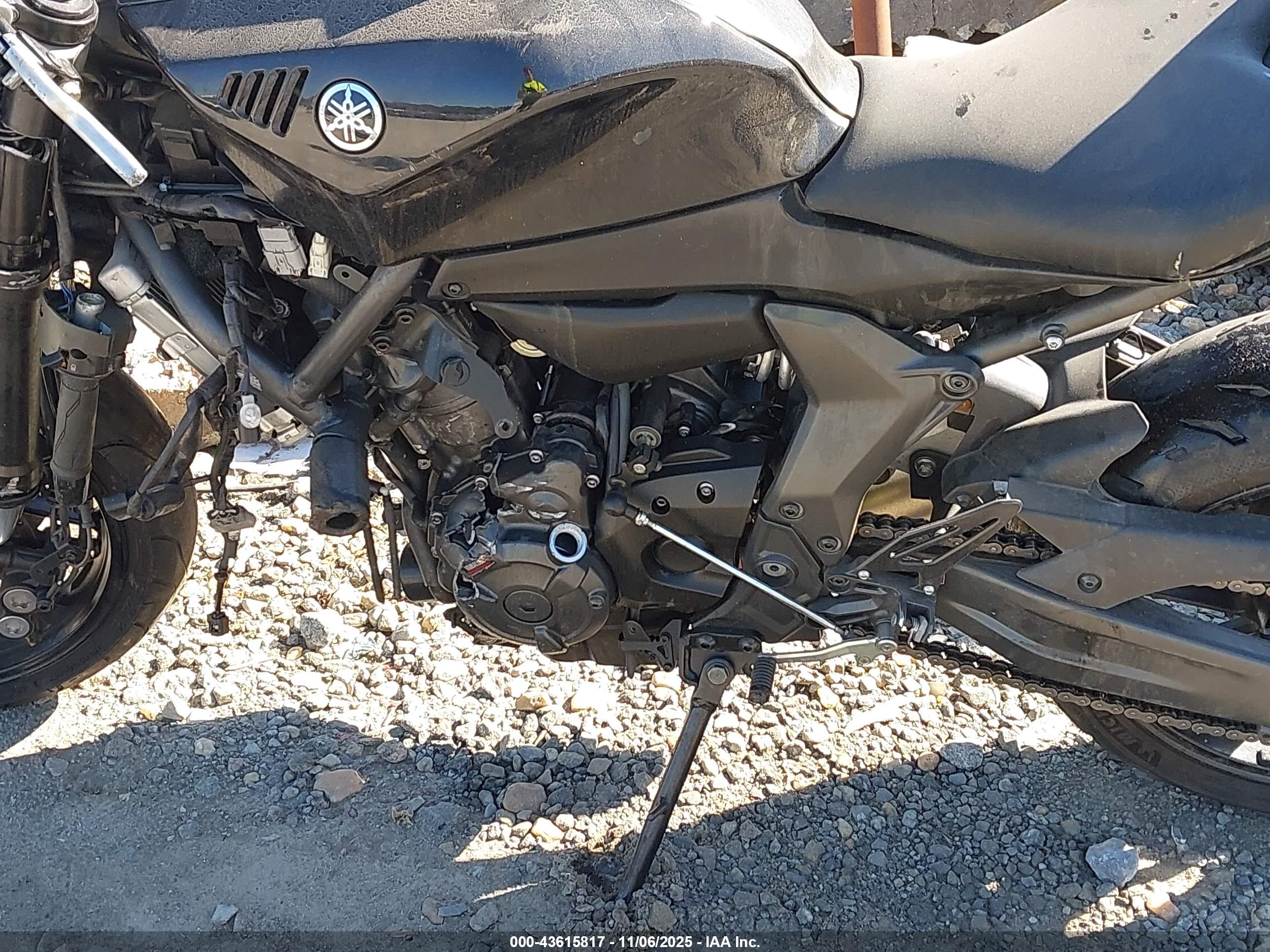YAMAHA YZFR7 image 9