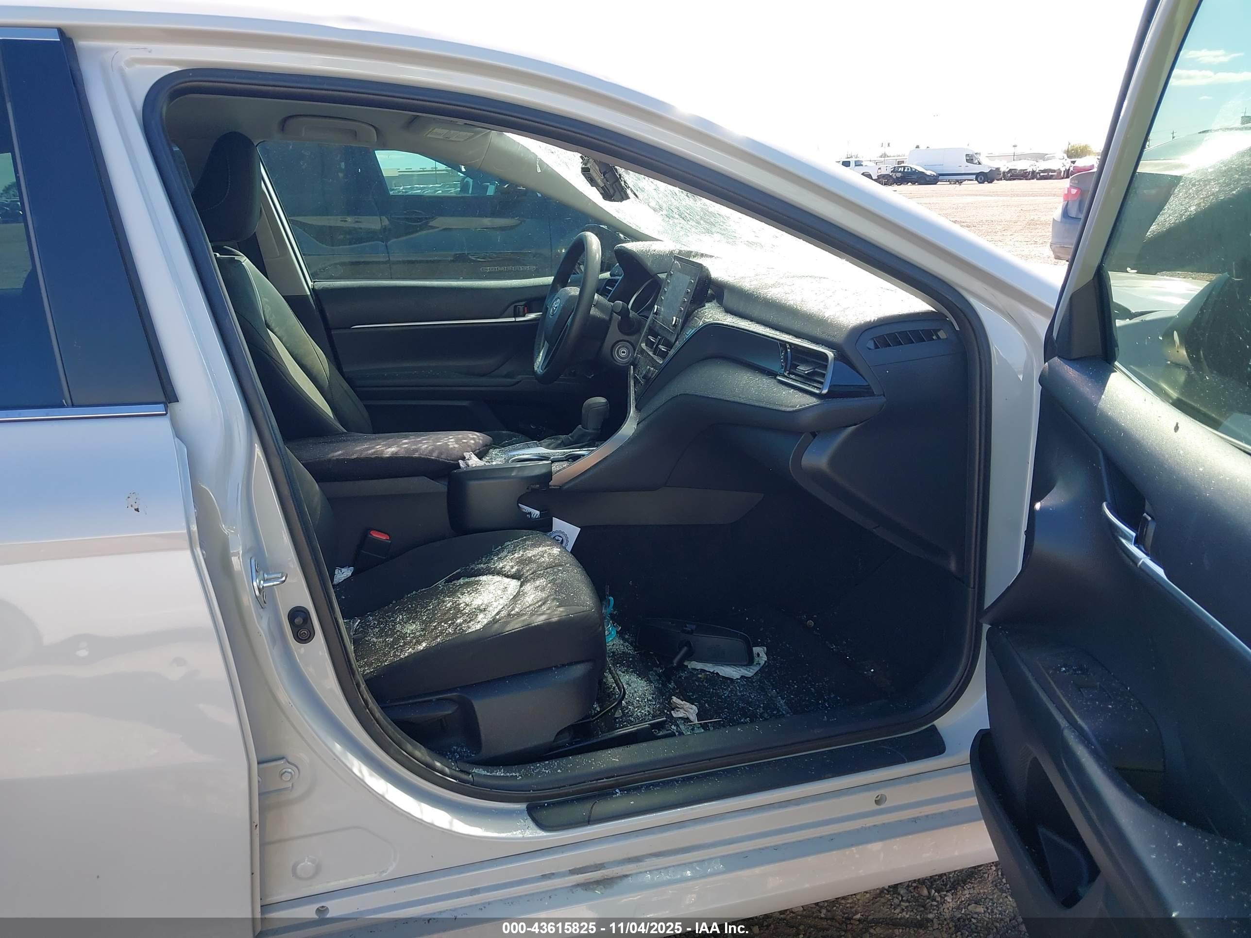 TOYOTA CAMRY image 5