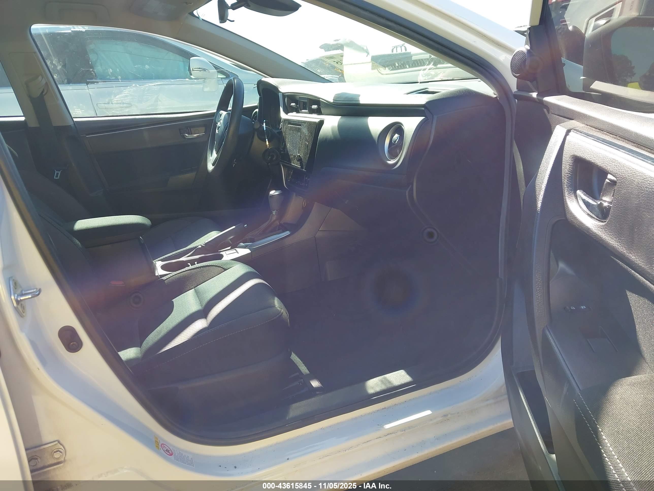 TOYOTA COROLLA image 5