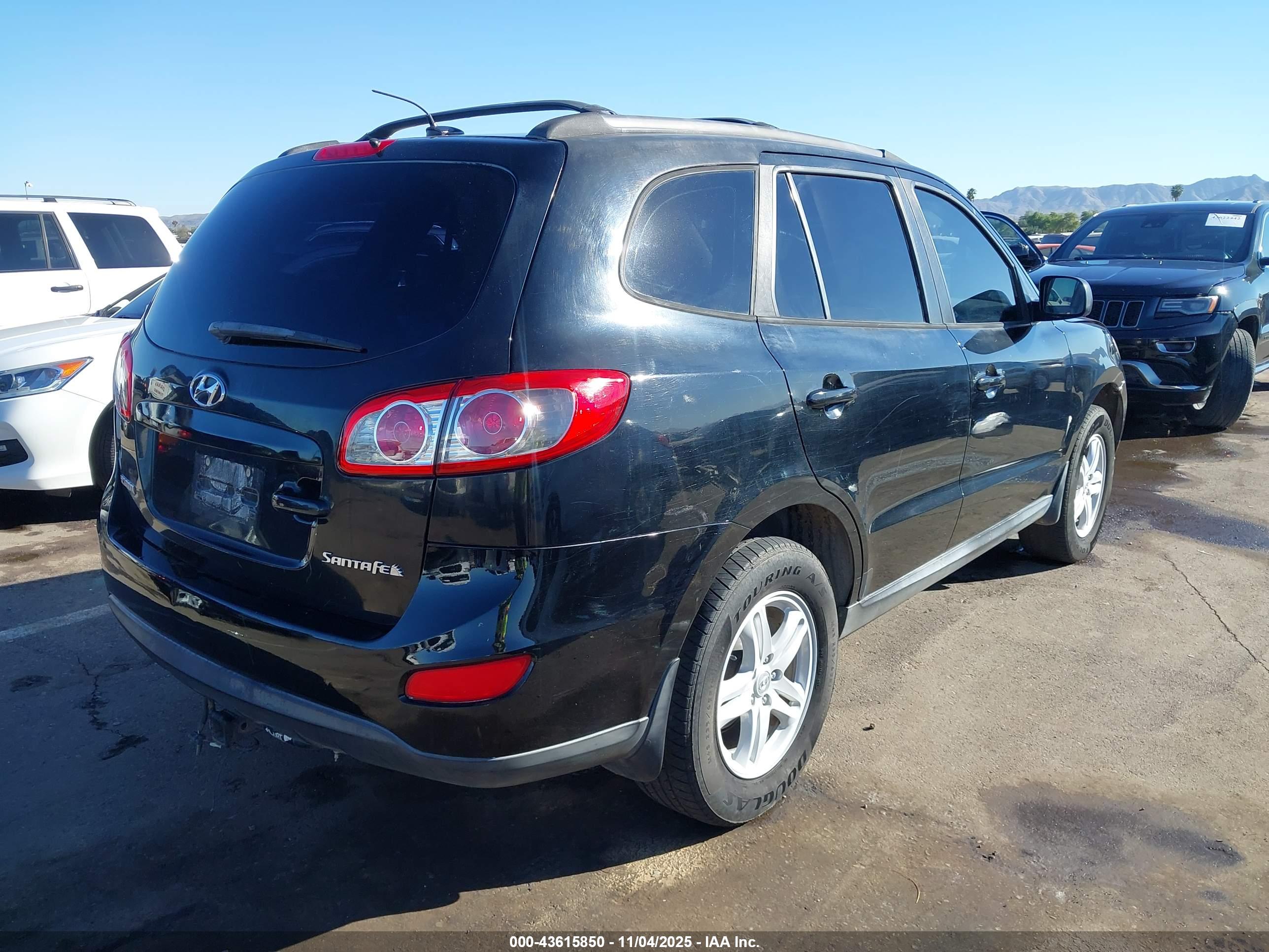 HYUNDAI SANTA image 4