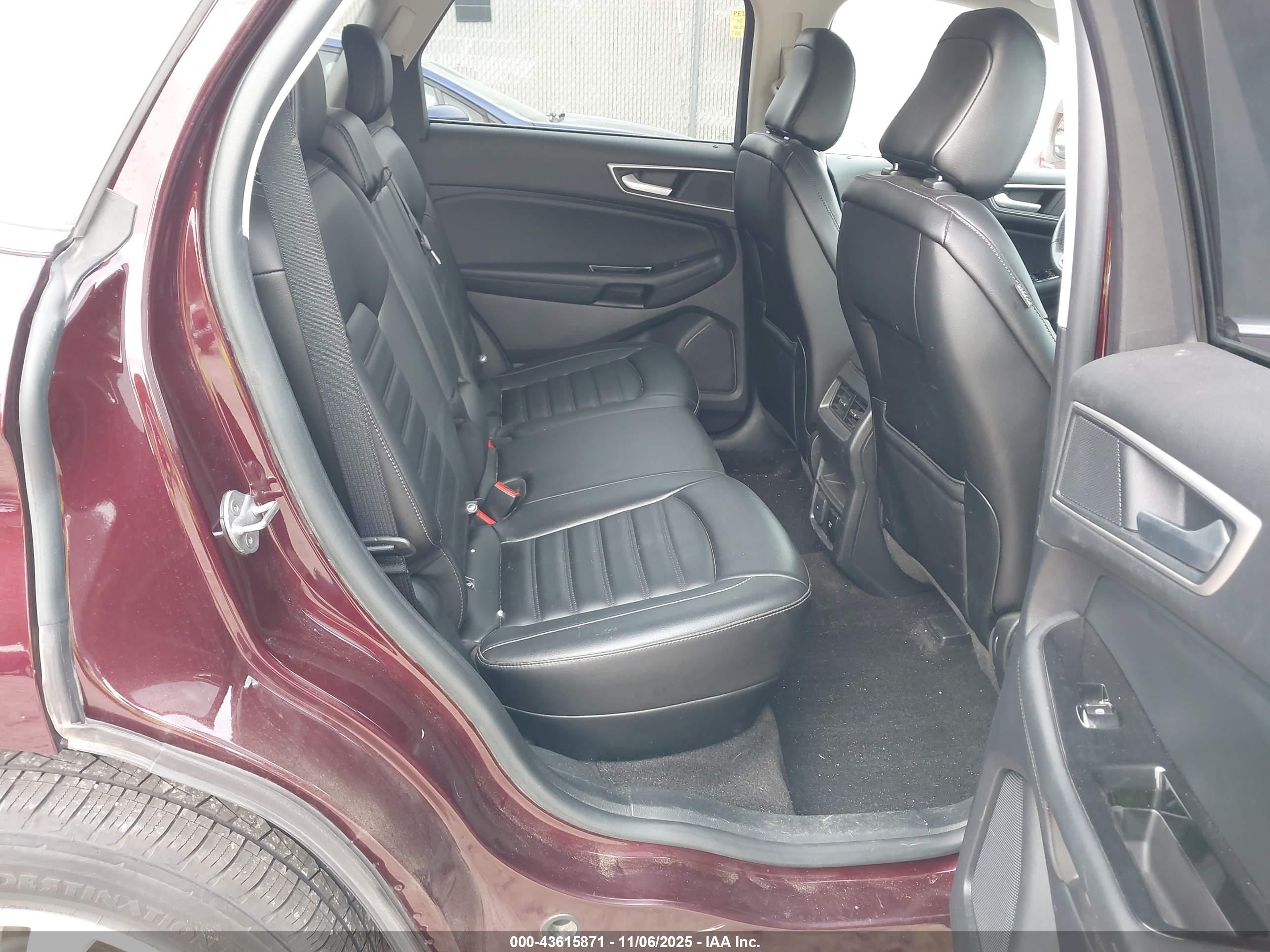 FORD EDGE image 8