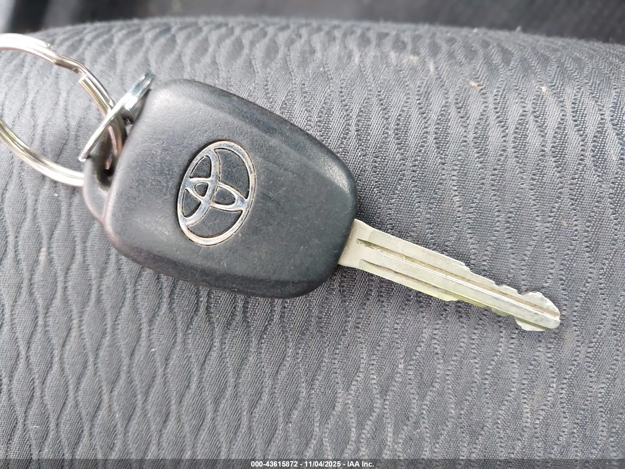 TOYOTA COROLLA image 11