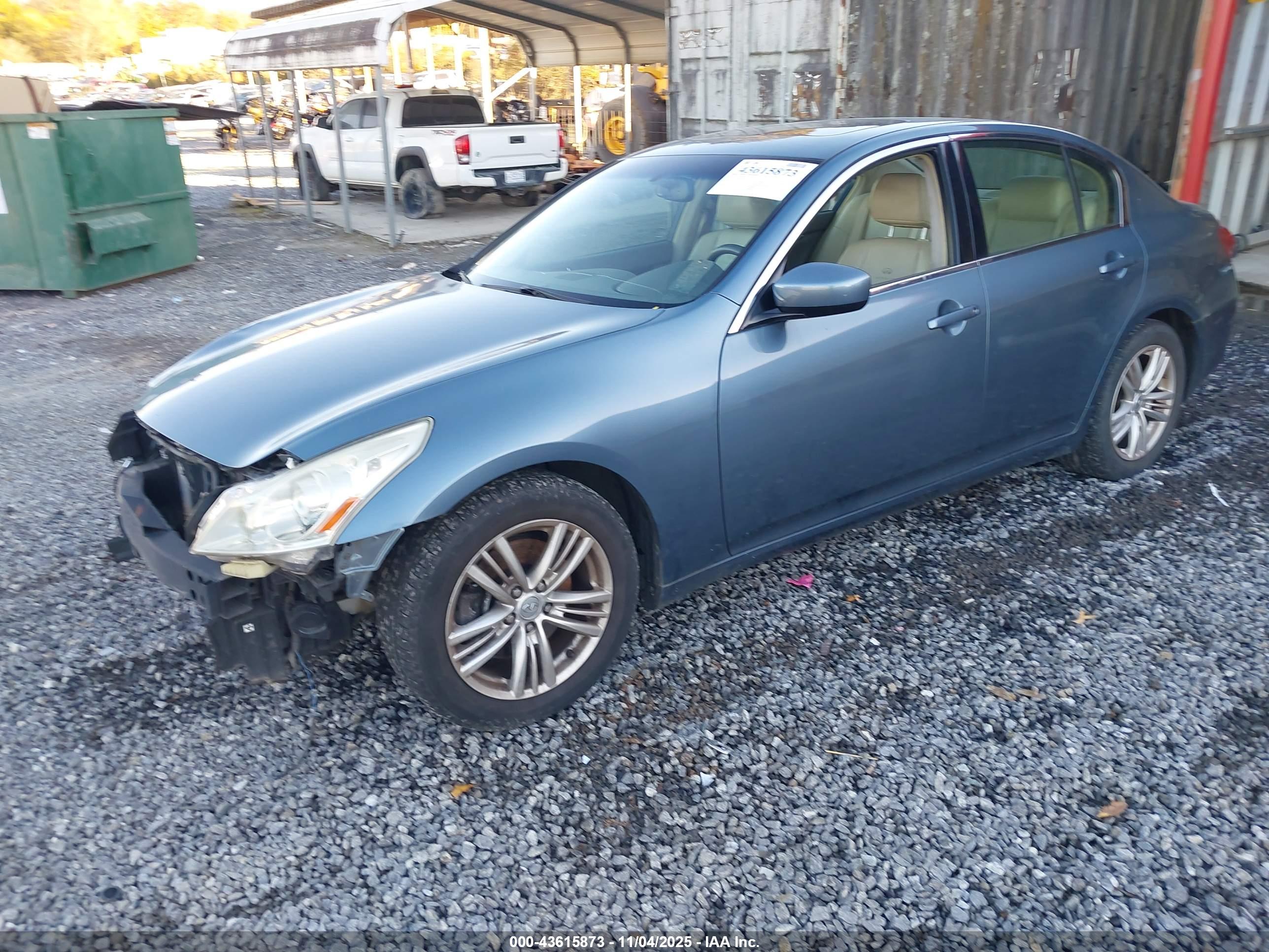 INFINITI G37 image 2
