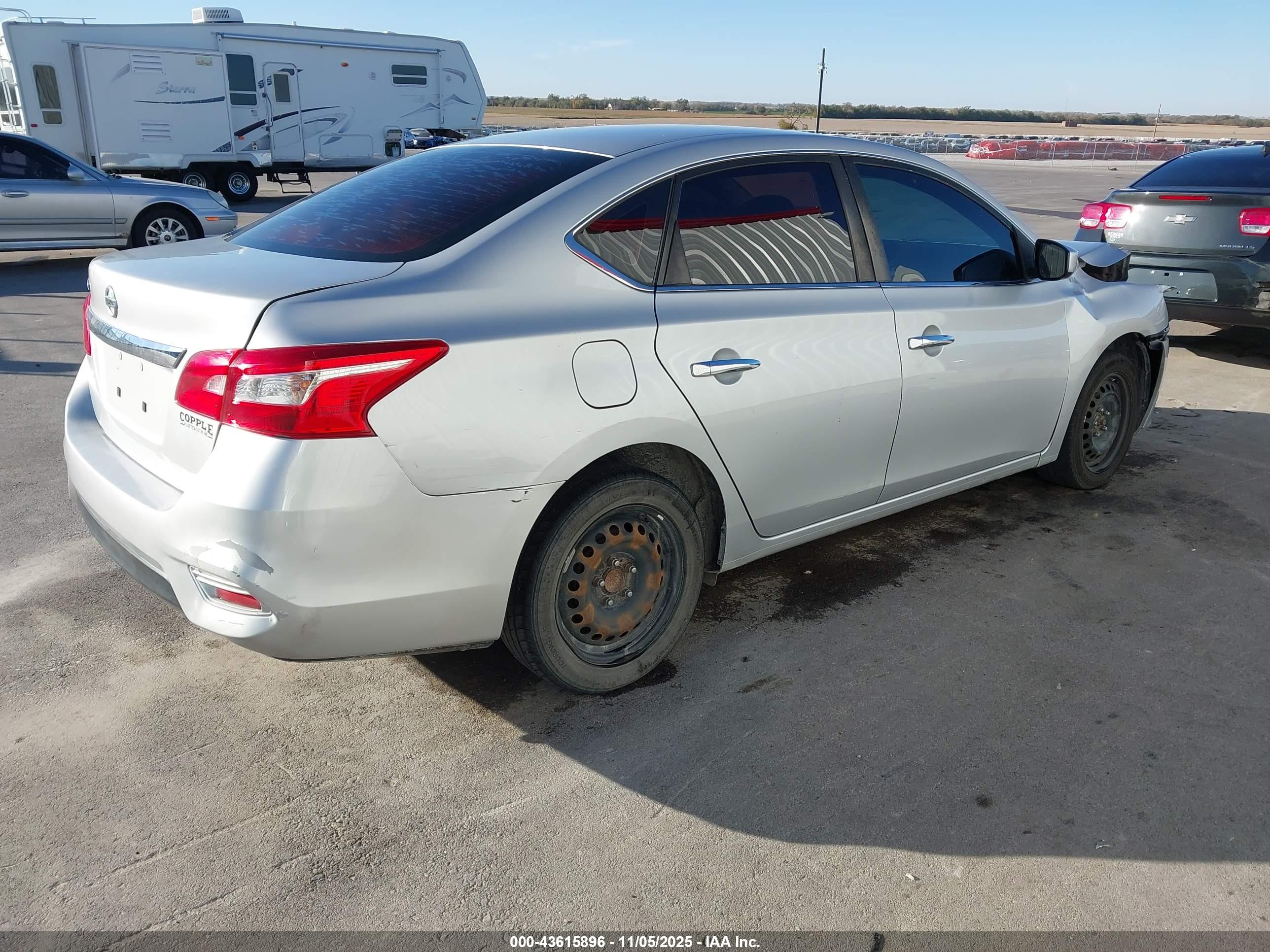 NISSAN SENTRA image 4