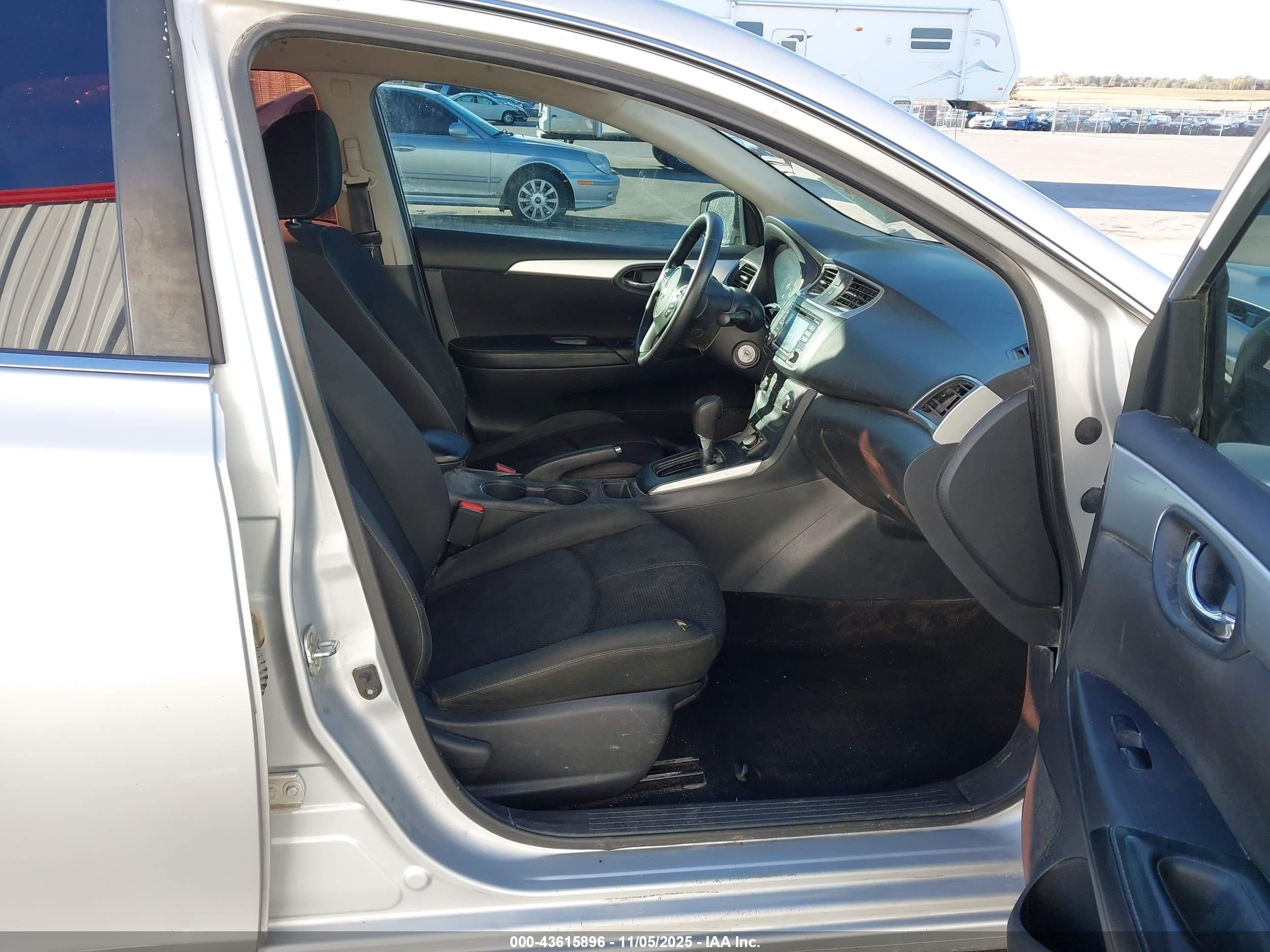 NISSAN SENTRA image 5