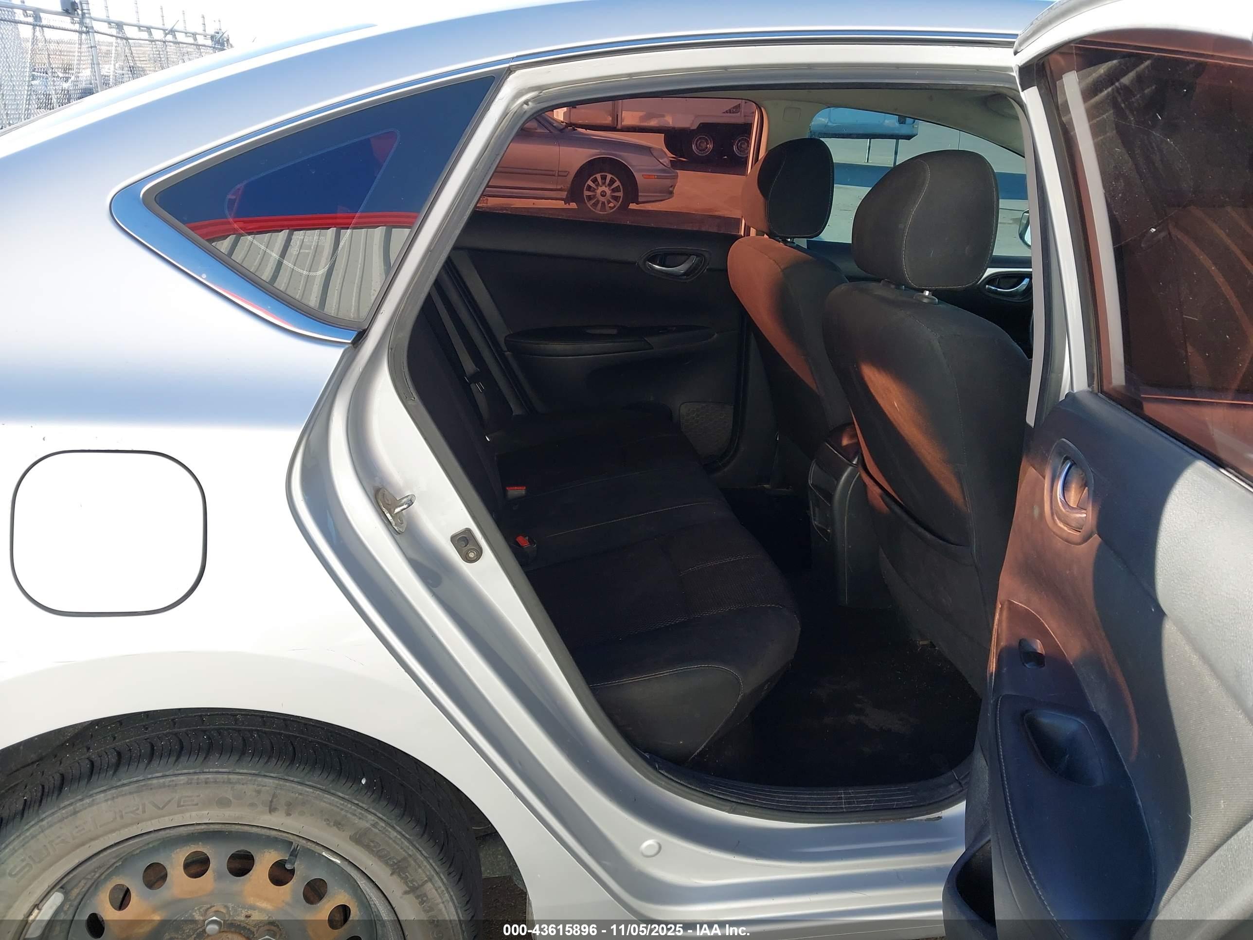NISSAN SENTRA image 8