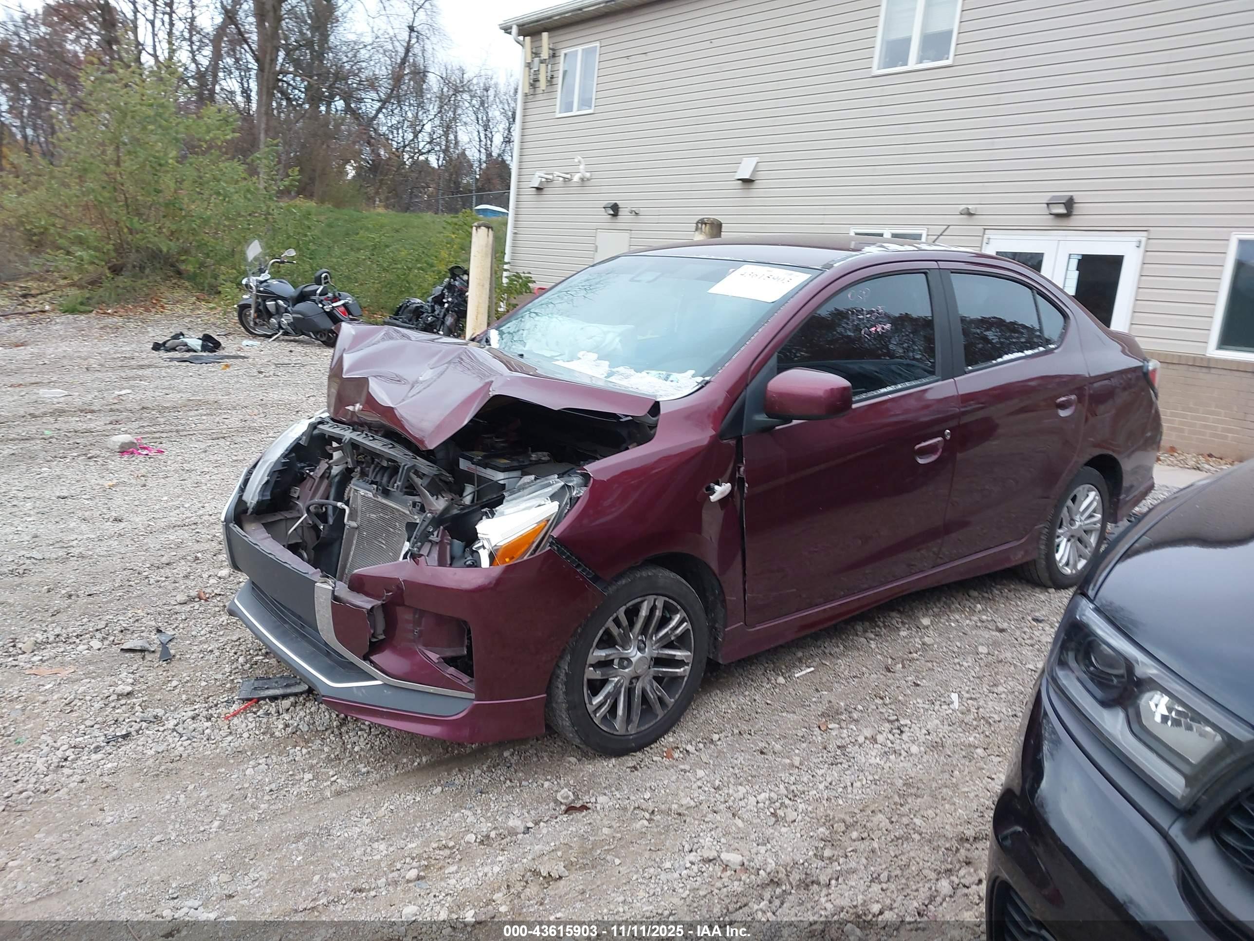 MITSUBISHI MIRAGE image 2
