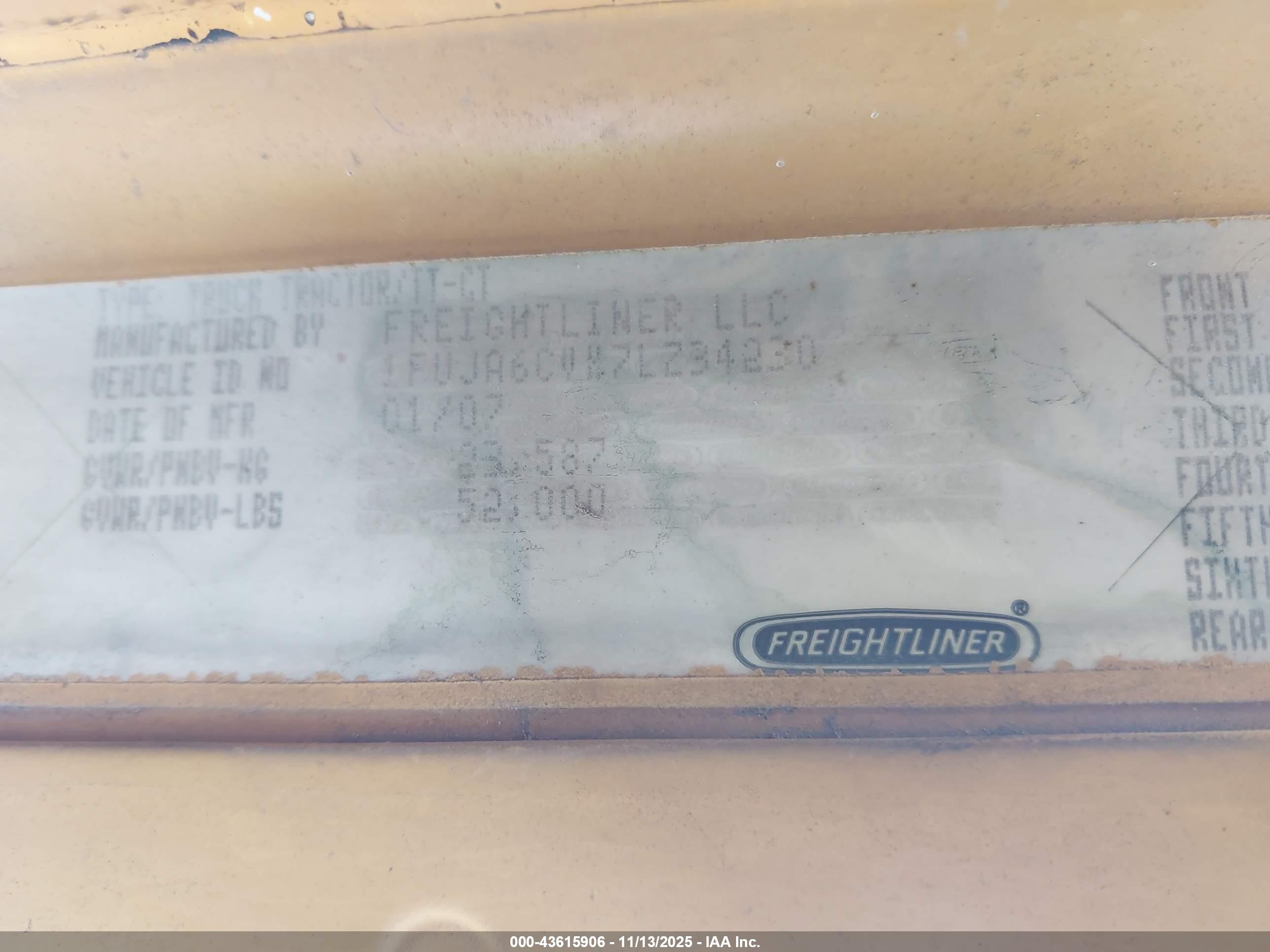 FREIGHTLINER CONVENTIONAL image 9