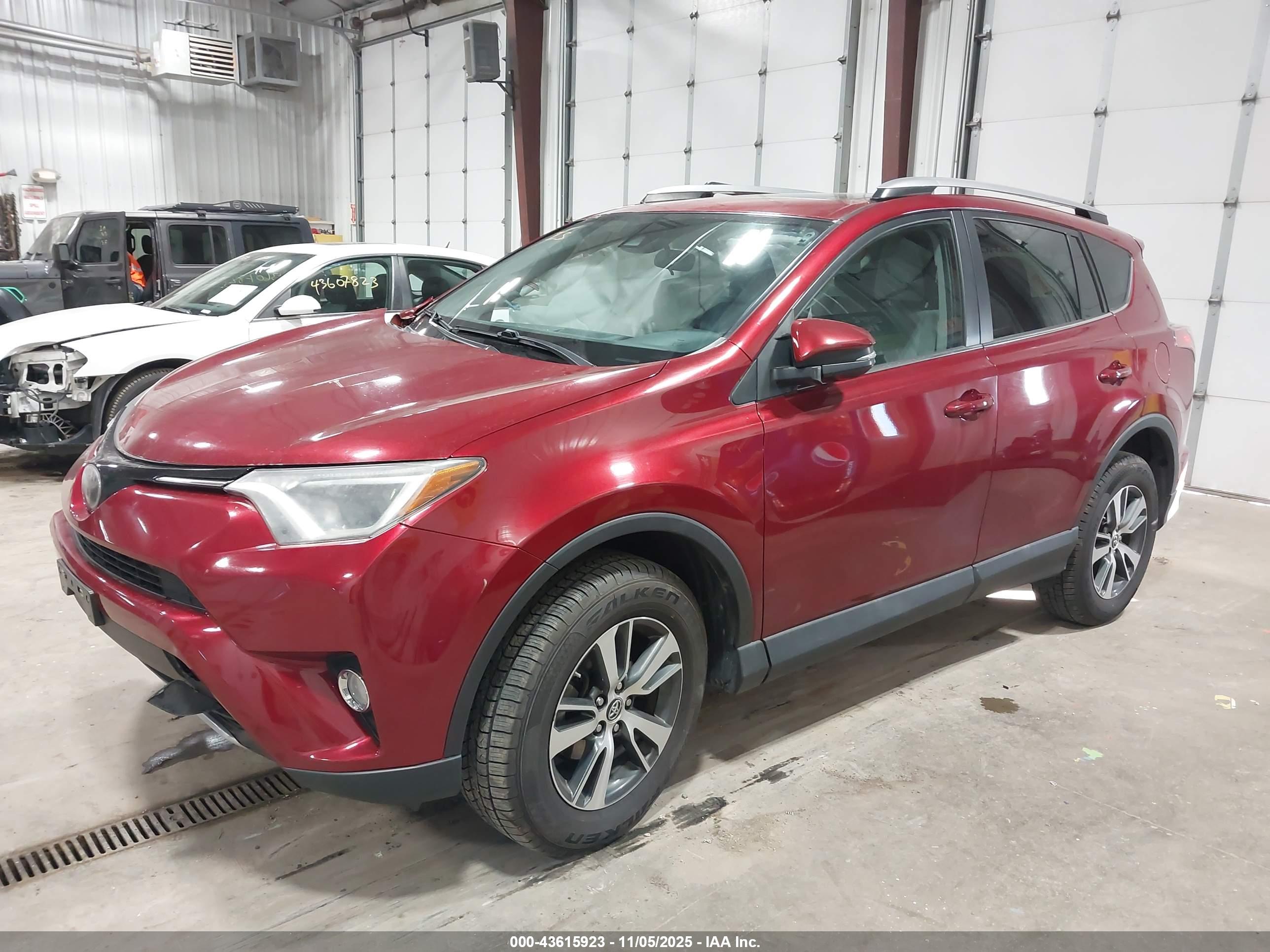 TOYOTA RAV4 image 2